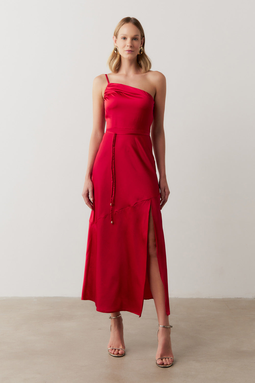 vestido midi ombro a ombro vermelho