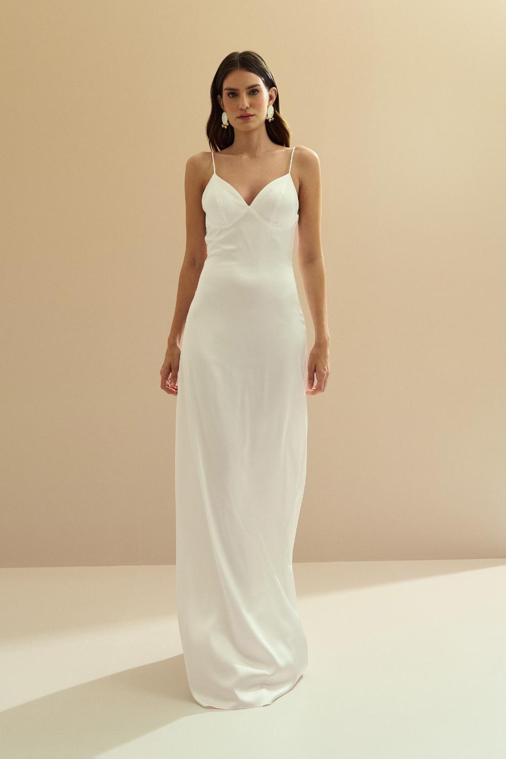 Vestido Longo de Cetim com Decote e Pregas nas Costas