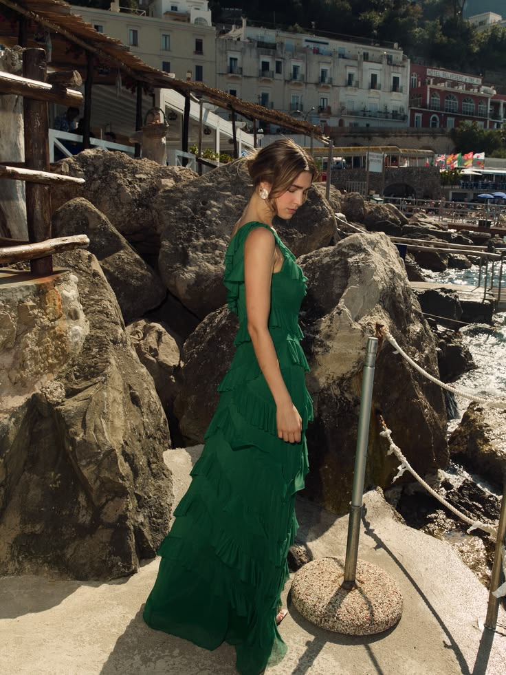 Vestido com Babados: Como Escolher Volume e Movimento para Festas