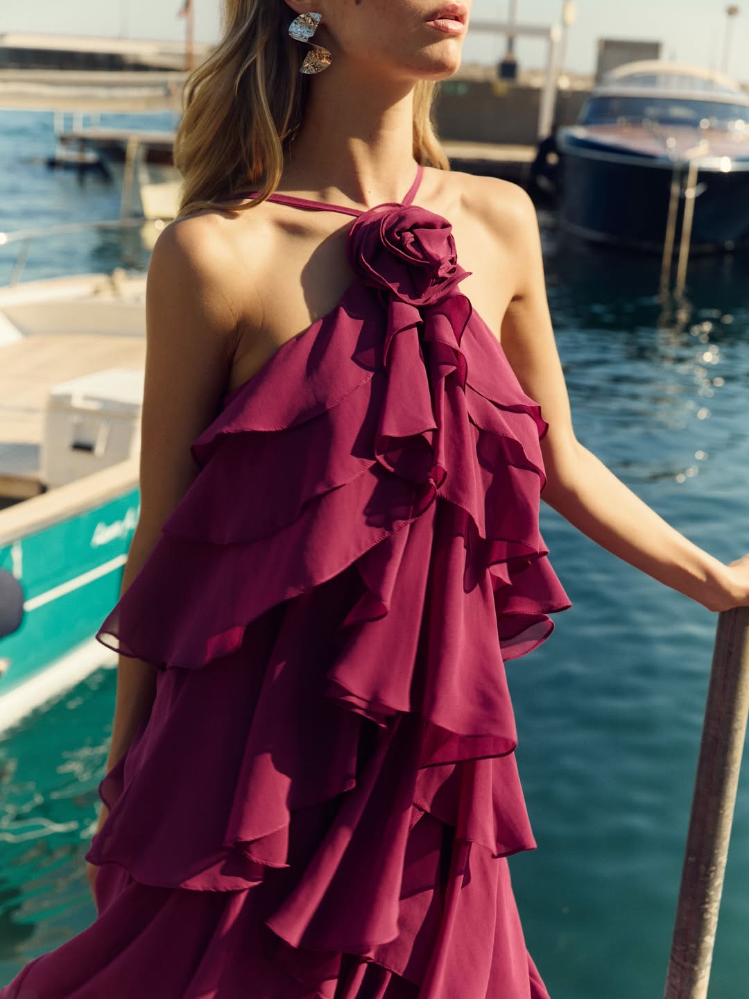 Vestido com Flor Aplicada: Como Usar a Tendência 3D em Festas