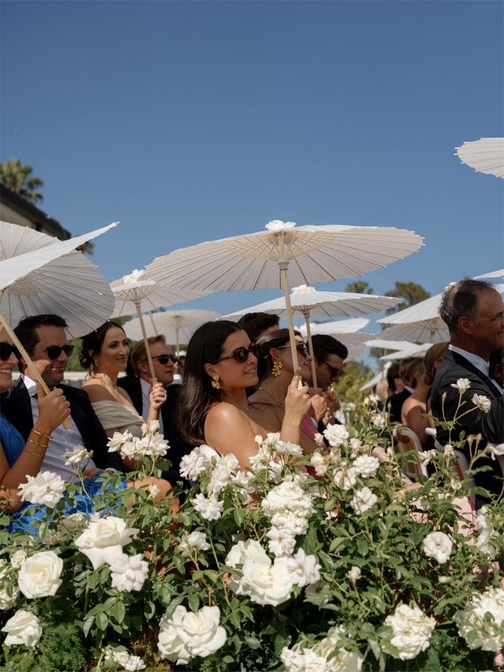 Vestido para Casamento em Trancoso: Guia Completo para Convidadas, Madrinhas e Mães dos Noivos