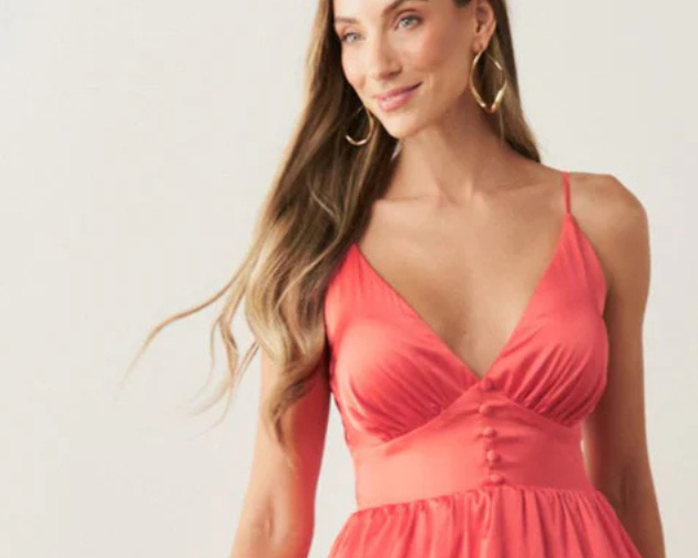 Vestido Midi em Casamentos: Sim, Você Pode! O Guia Definitivo para um Look Elegante