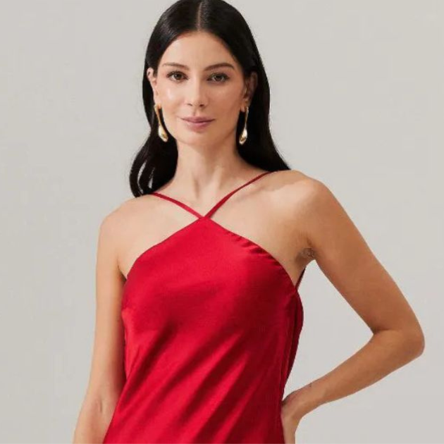 Vestido Midi em Festas: 5 Dicas para um Look Sofisticado e Moderno