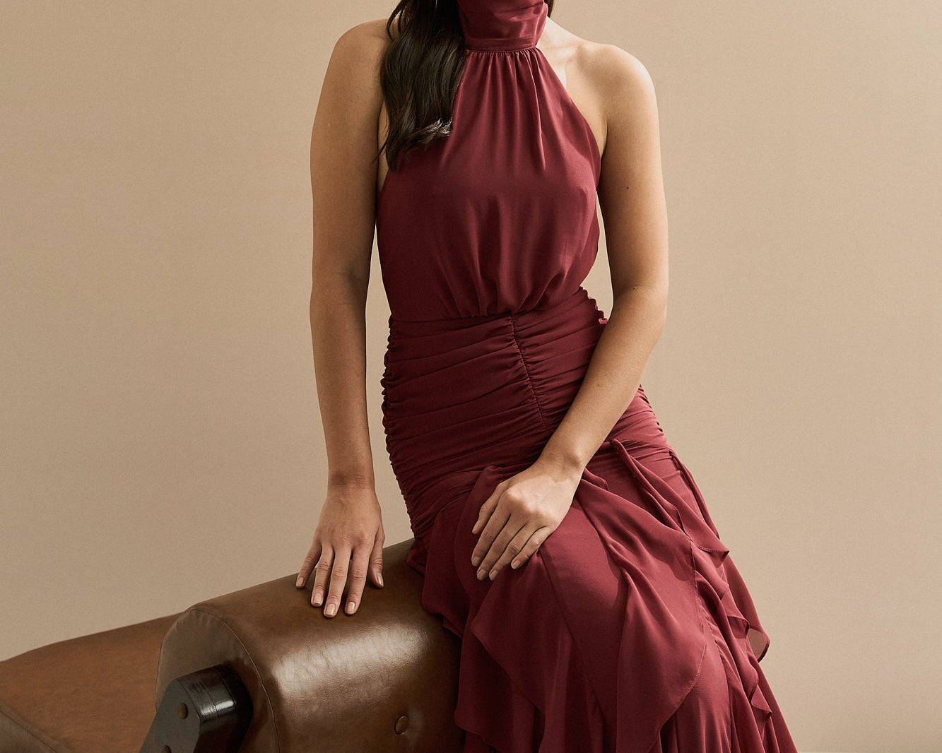 Vestido Frente Única: Como Escolher para Casamentos e Festas