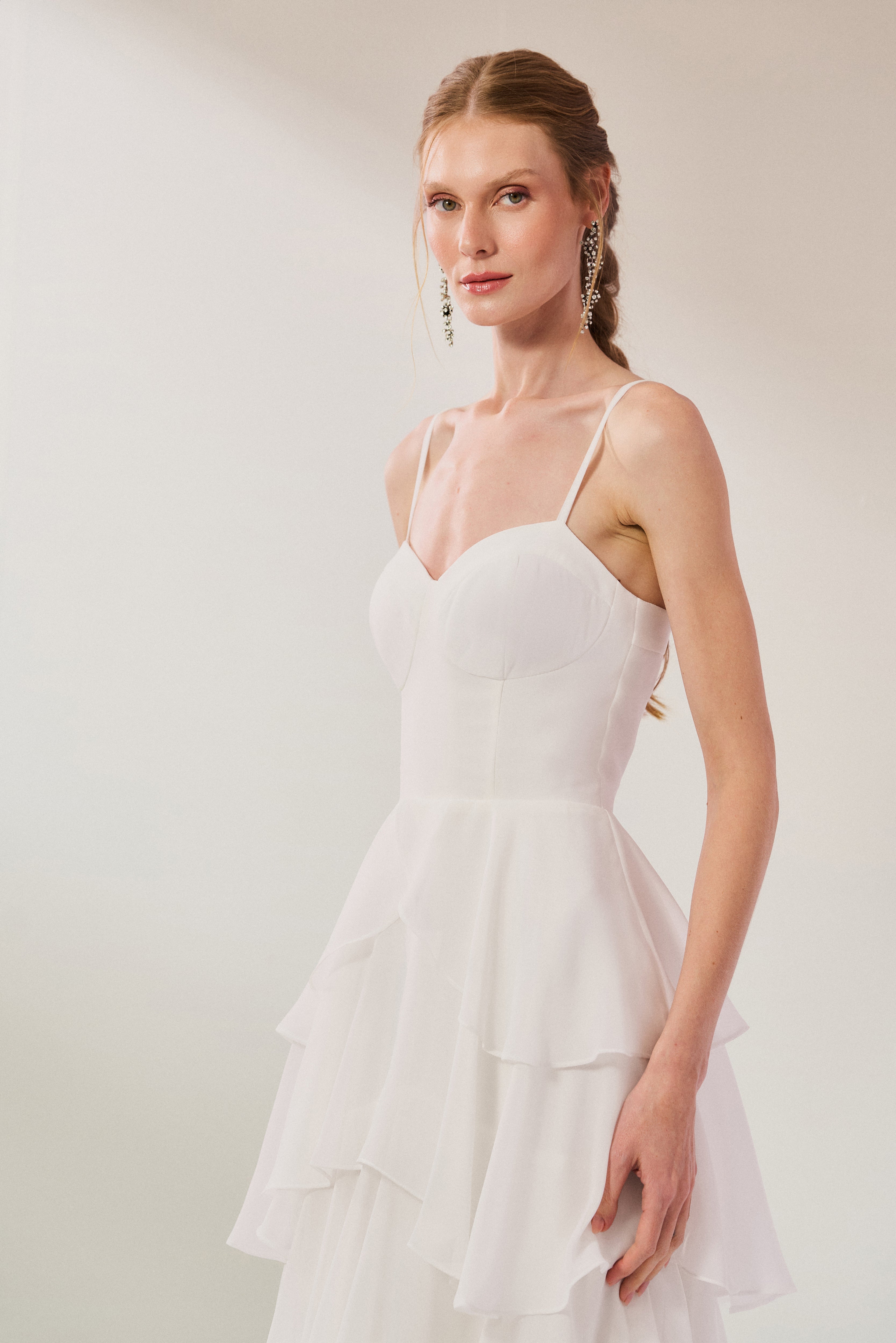 Vestido com Peplum: Como Escolher Volume, Tecido e Caimento