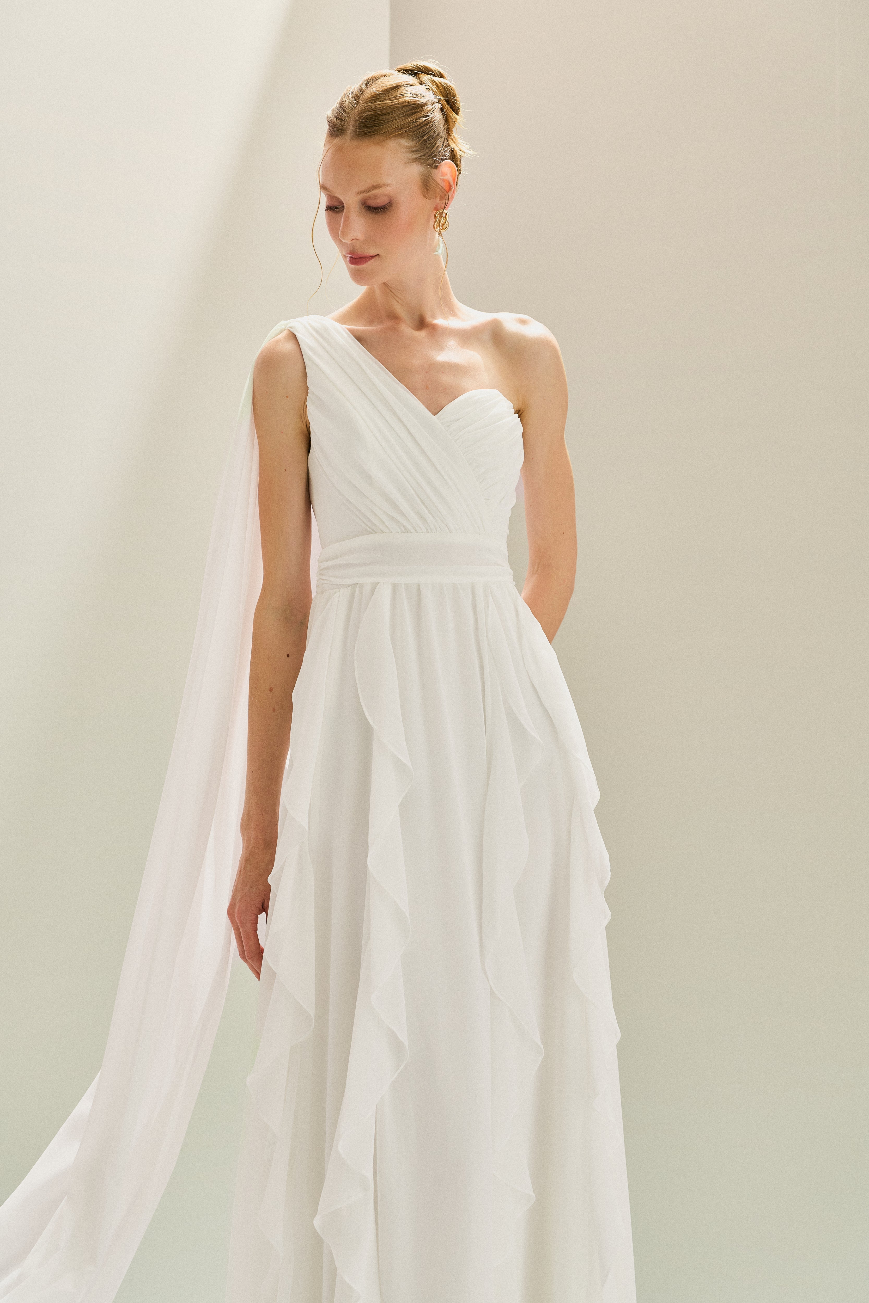 Convidada Pode Usar Vestido com Transparência em Casamento?