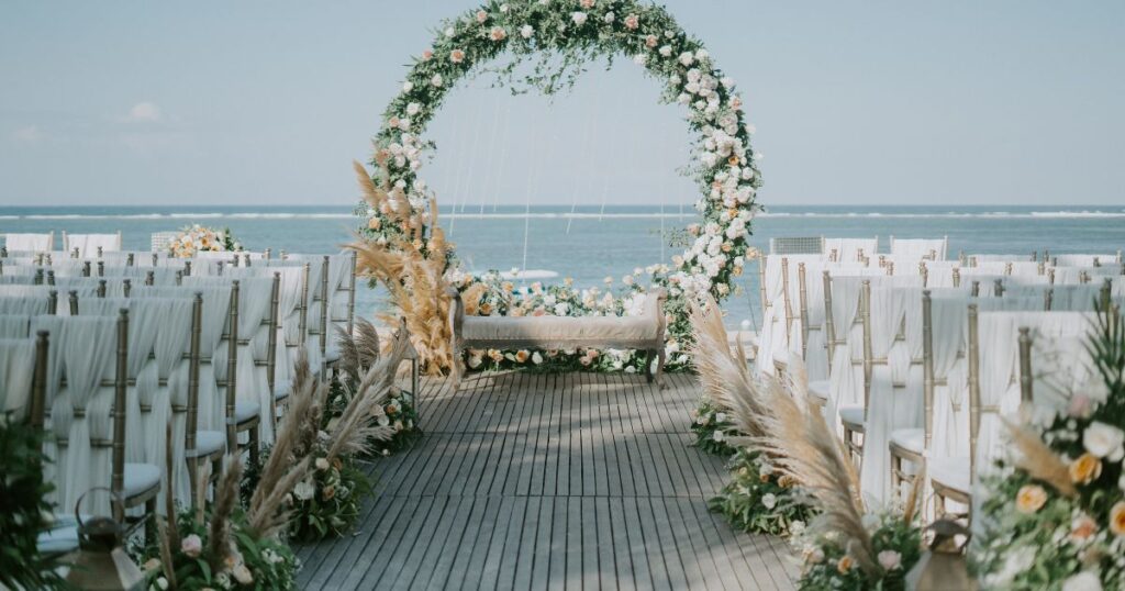 Casamento na Praia: O segredo para escolher o vestido perfeito e brilhar no litoral