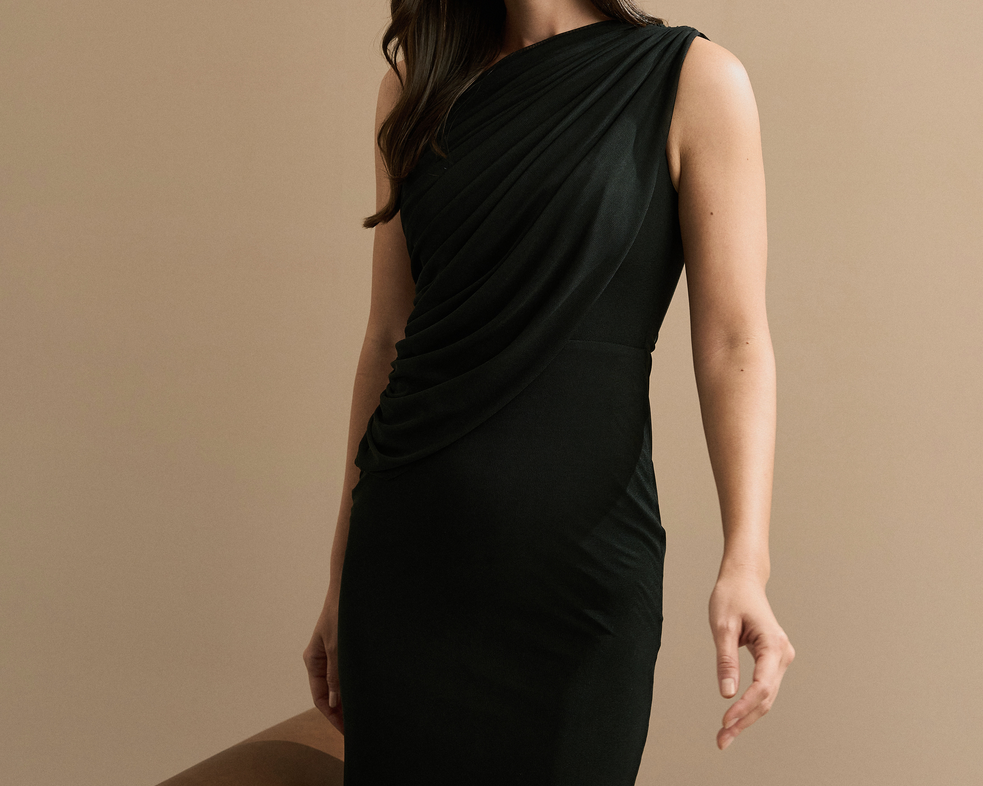 Vestido Preto em Casamentos e Festas: Pode ou Não Pode? O Guia Definitivo de Etiqueta