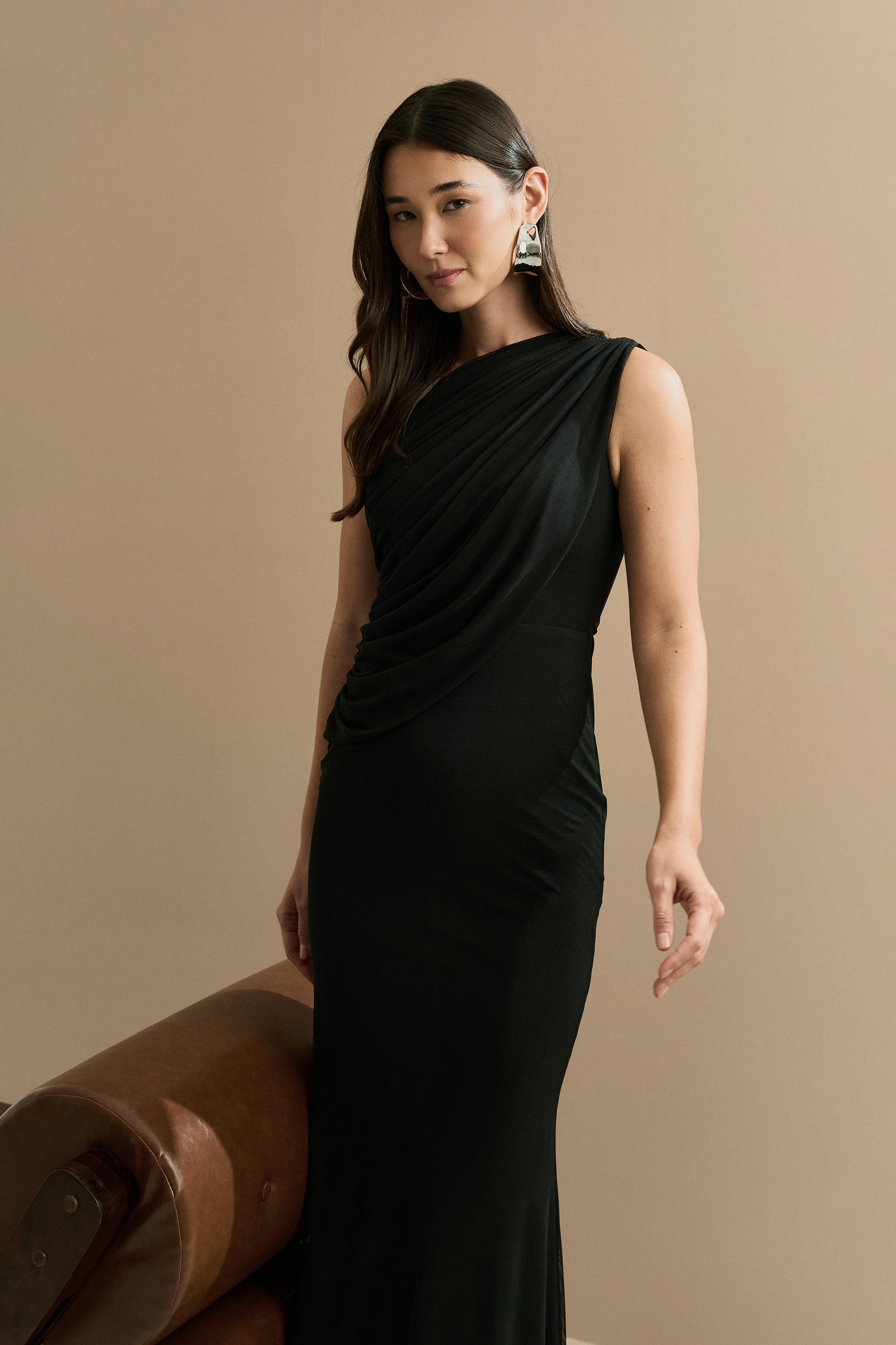 Vestido Preto em Casamentos e Festas: Pode ou Não Pode? O Guia Definitivo de Etiqueta