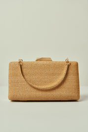 Bolsa de Festa em Trama Natural Retangular com Fecho Geométrico Dourado e Alça Dupla