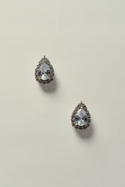 Brinco Gota de Zircônia Cravejada de Strass Prateado