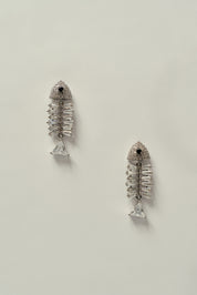 Brinco Peixe com Pedras de Zircônia e Cravejado com Strass Prateado