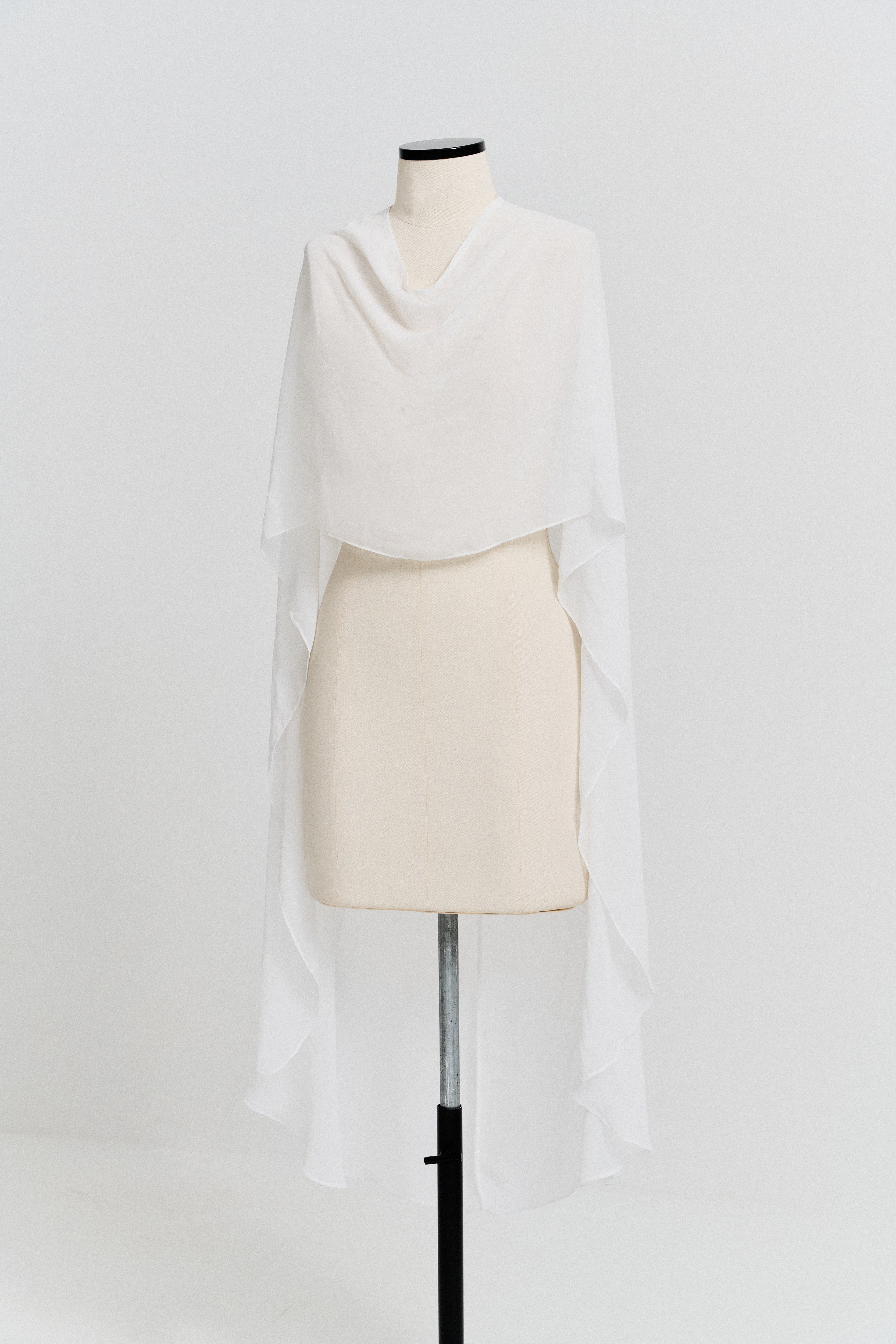 Capa Longa em Chiffon - Live Off White