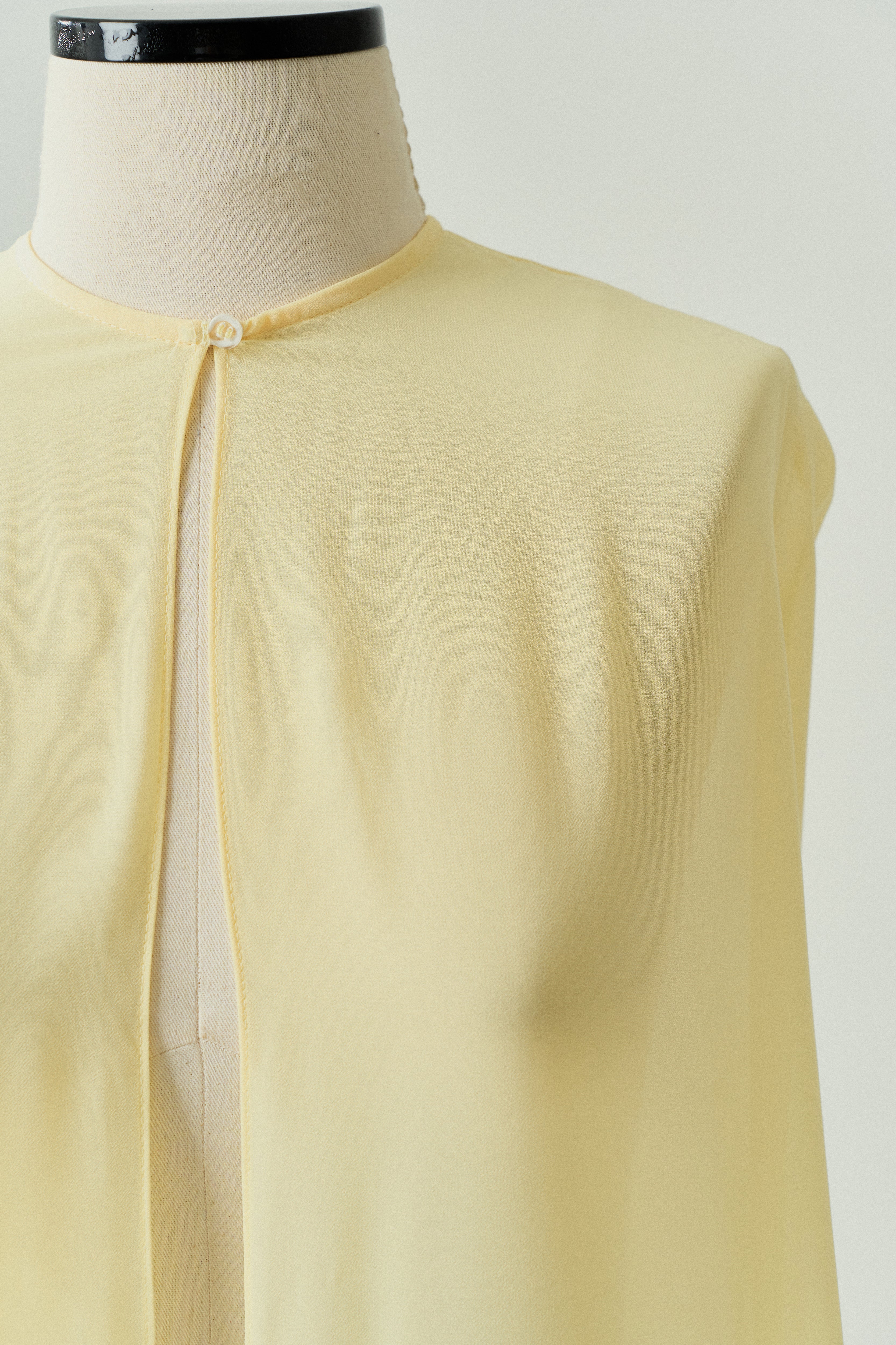 Capa Longa em Chiffon - Sol Amarelo Manteiga