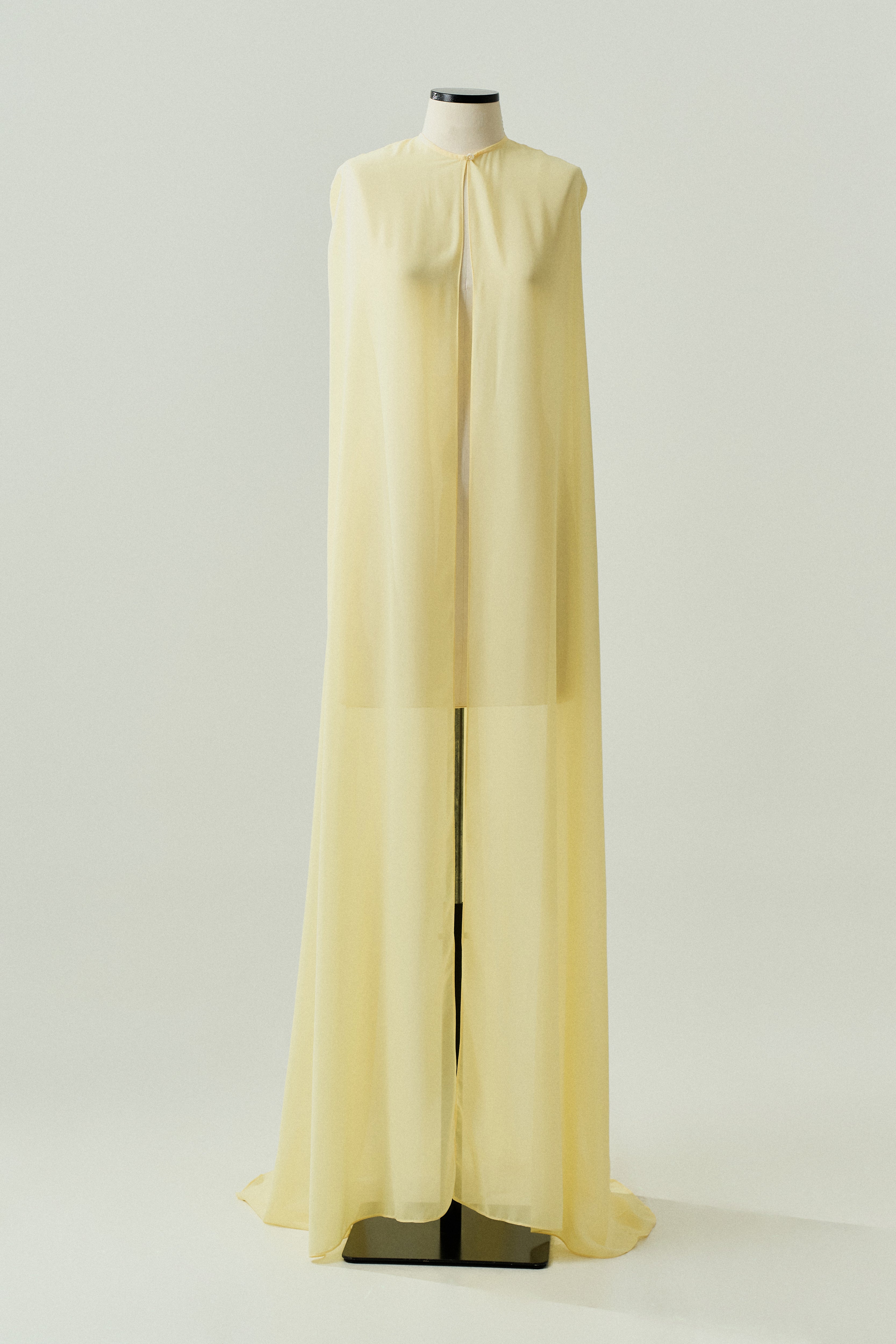 Capa_Longa_em_Chiffon_Sol_Amarelo_Manteiga9.jpg