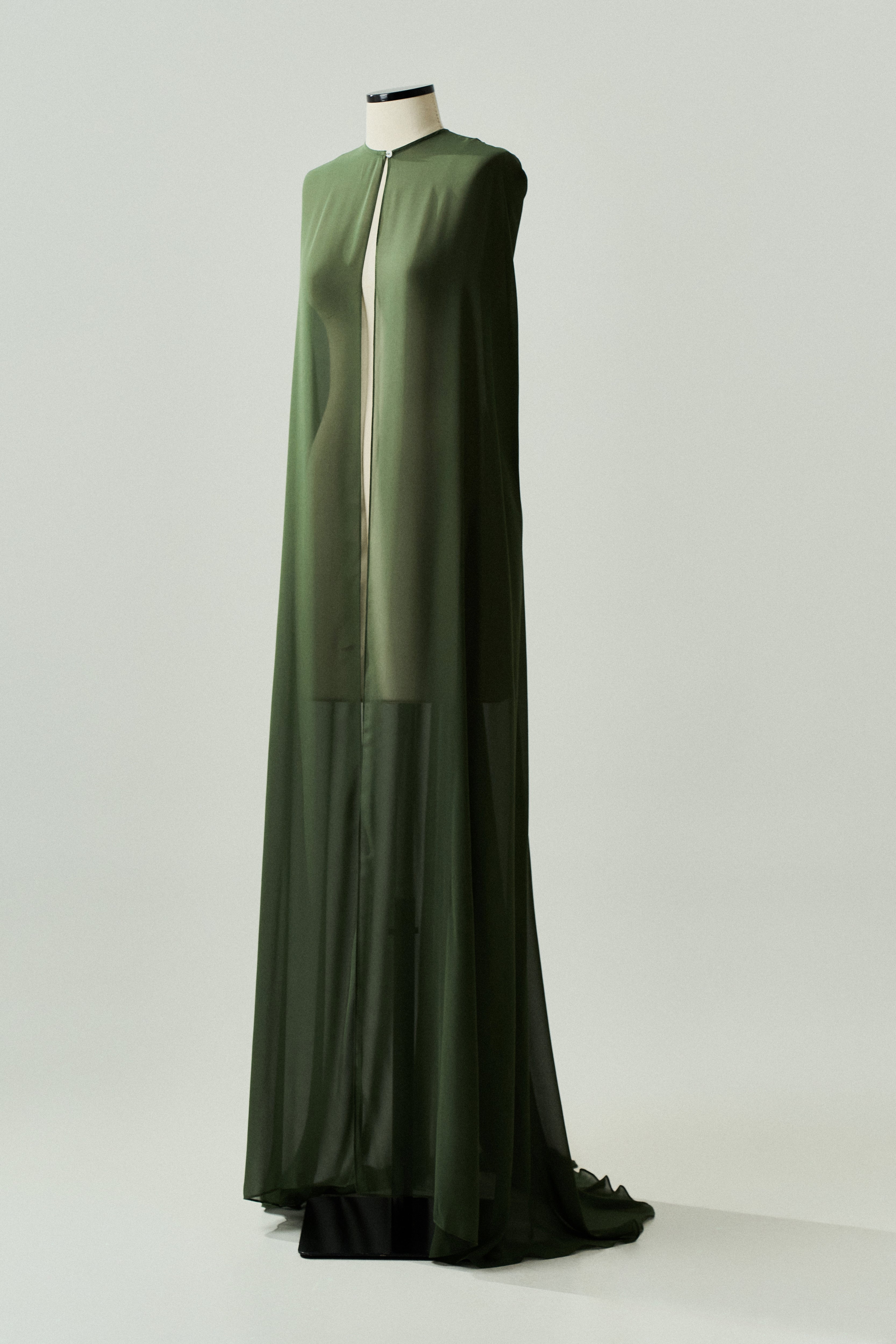 Capa Longa em Chiffon - Sol Verde Oliva