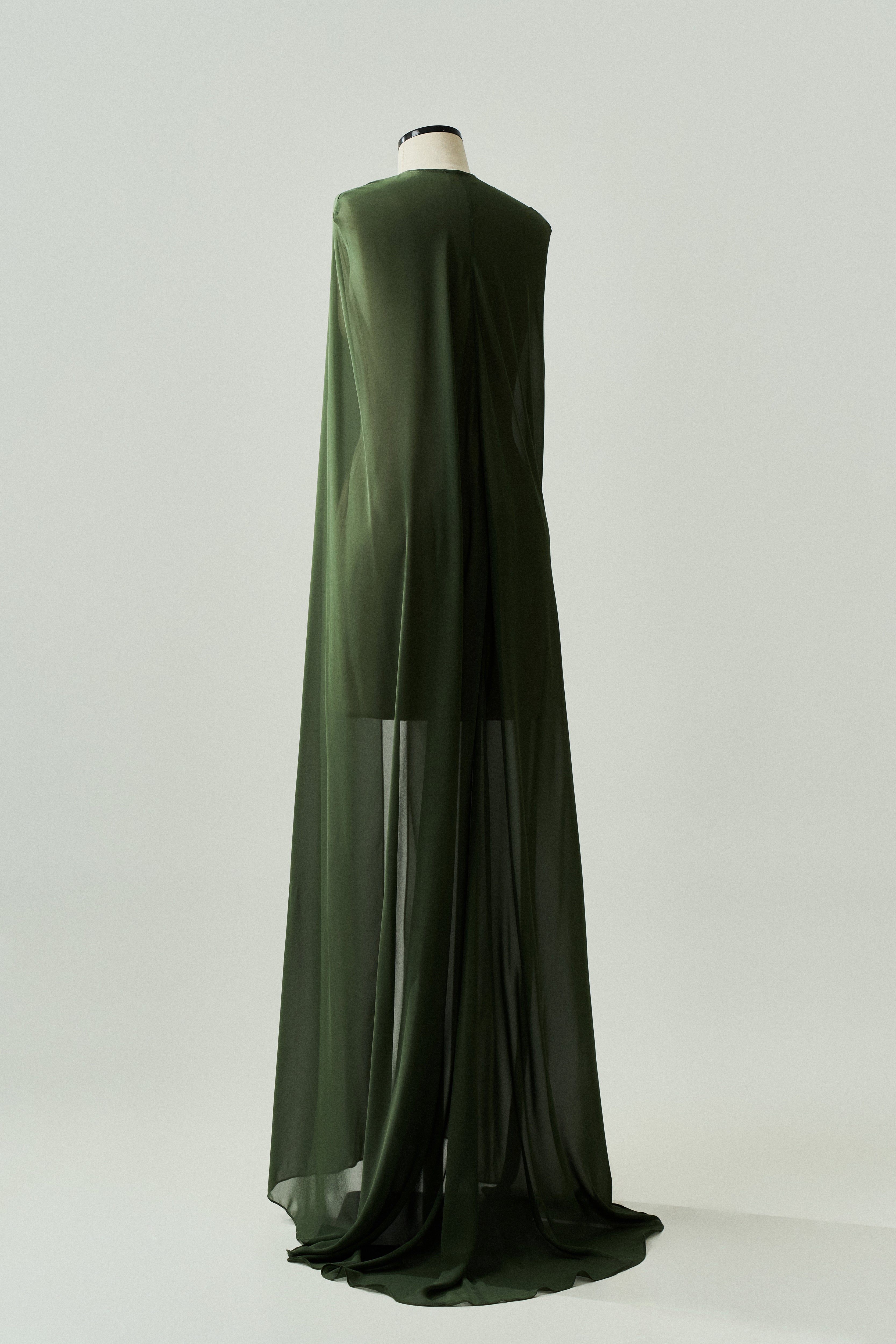 Capa Longa em Chiffon - Sol Verde Oliva