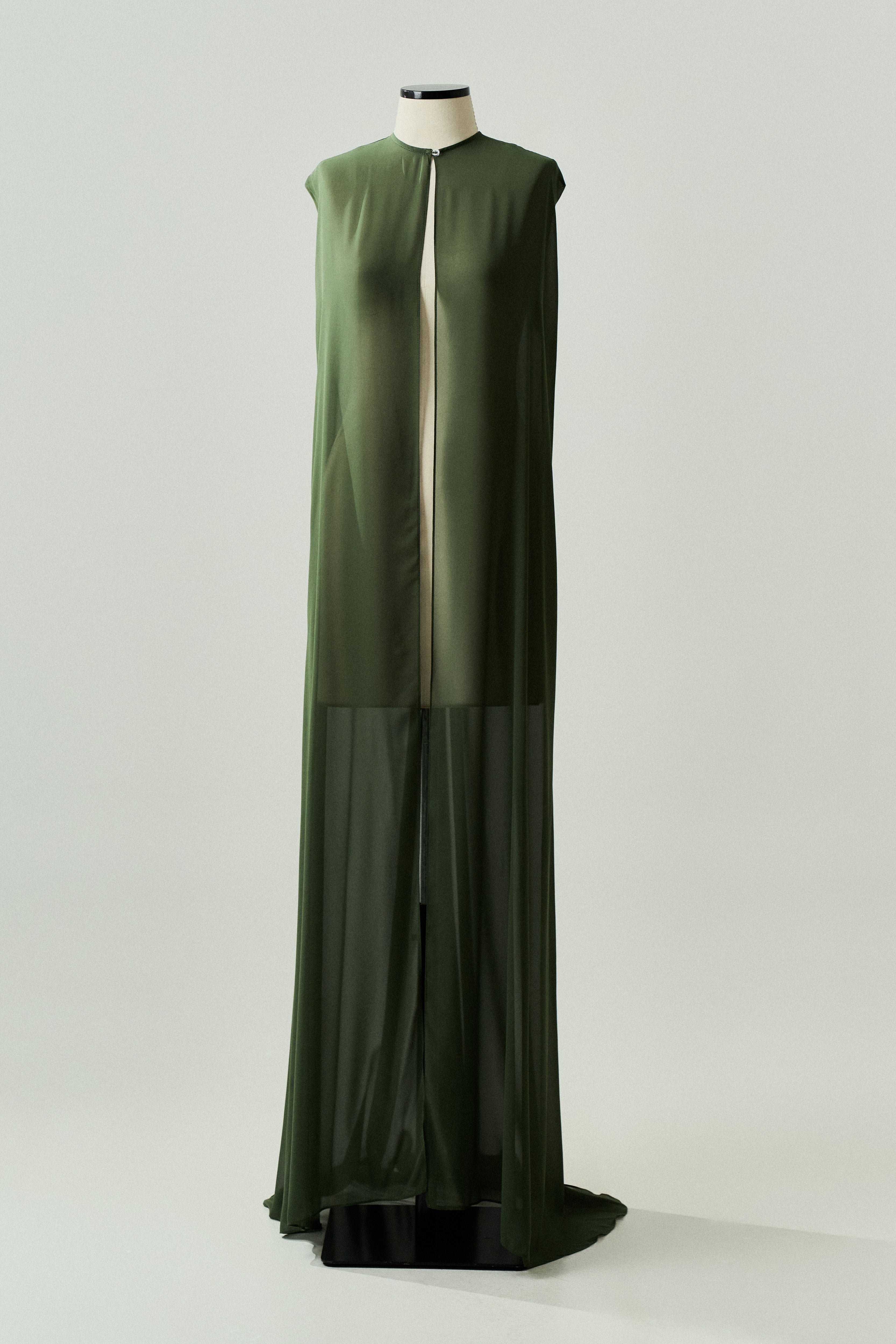 Capa Longa em Chiffon - Sol Verde Oliva
