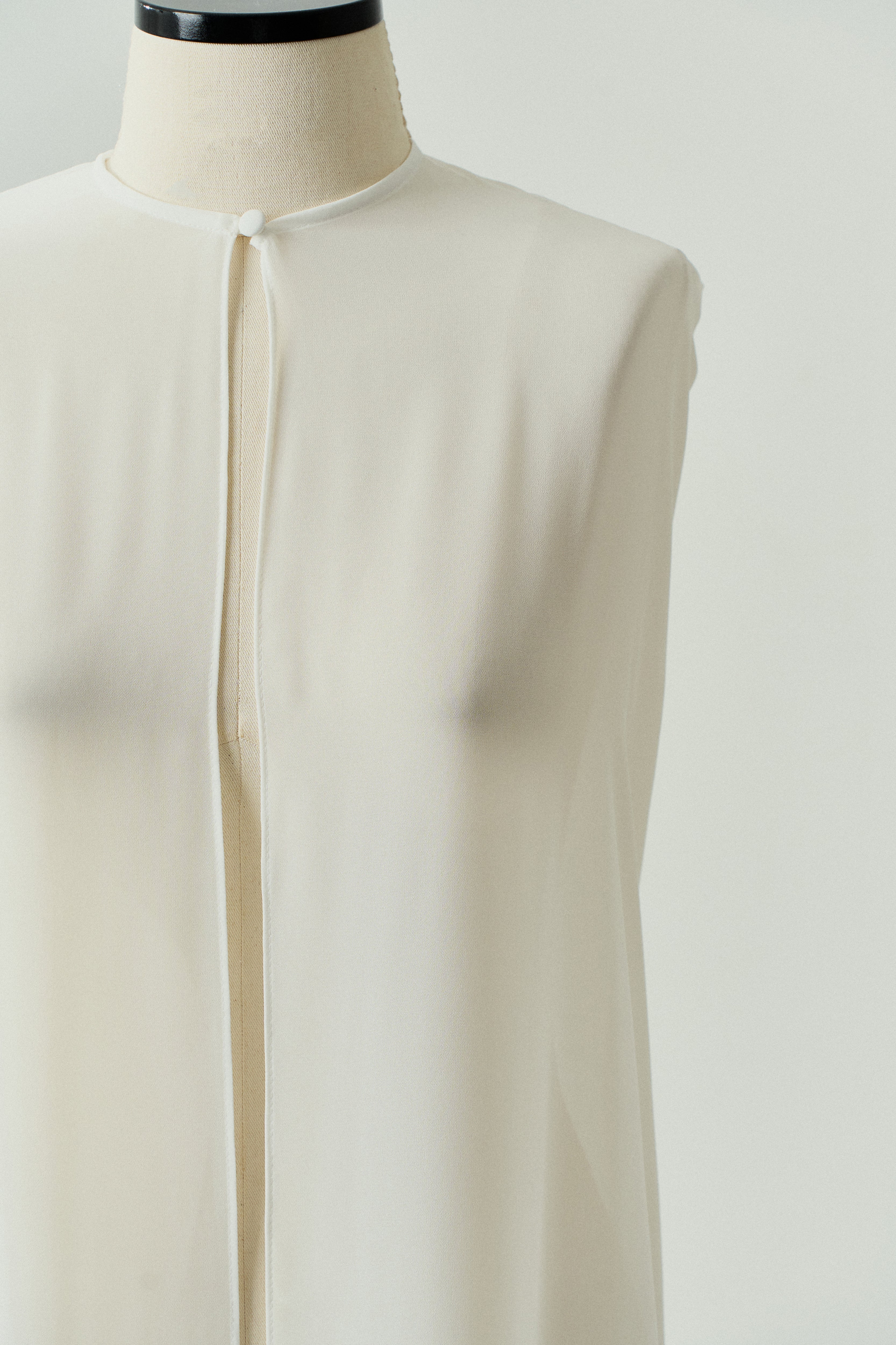 Capa_Longa_em_Chiffon_Sol_Off_White6.jpg