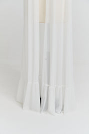 Capa Longa em Tule com Babado na Barra - Clara Off White