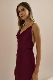 Vestido Longo em Cetim com Decote Degagê com Alças Finas e Amarração nas Costas - Líbano Marsala