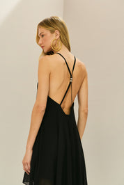 Vestido Curto em Chiffon com Decote Alto, Cauda e Alças com Detalhe em Pérolas nas Costas - Agata Preto