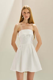 Vestido Curto em Zibeline com Decote Reto Sem Alças, Saia Evasê e Laço com Cauda Removível - Charlotte Off White