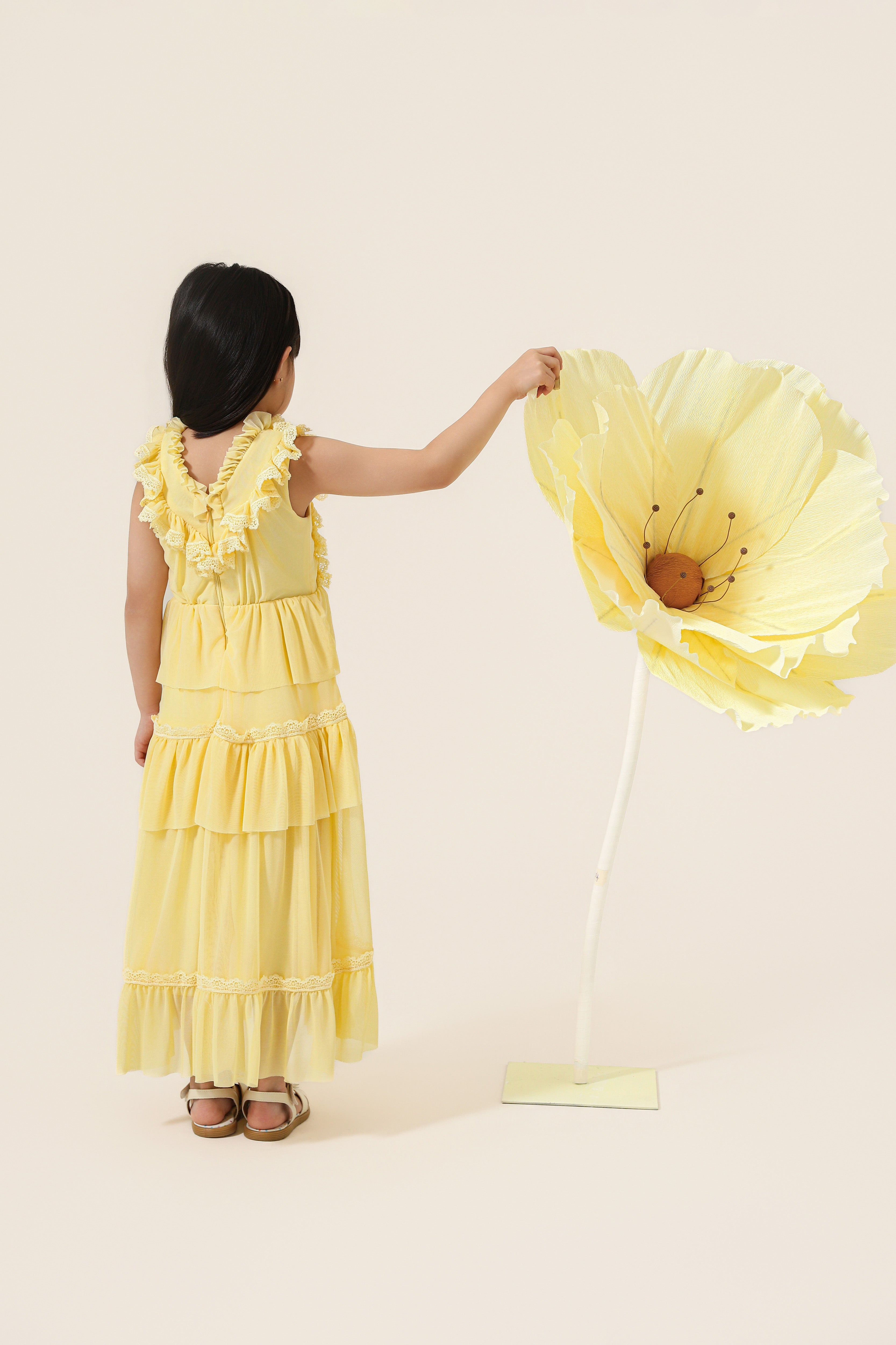 Vestido Infantil em Tule com Babados e Detalhes em Renda Guipir - Sonho Amarelo