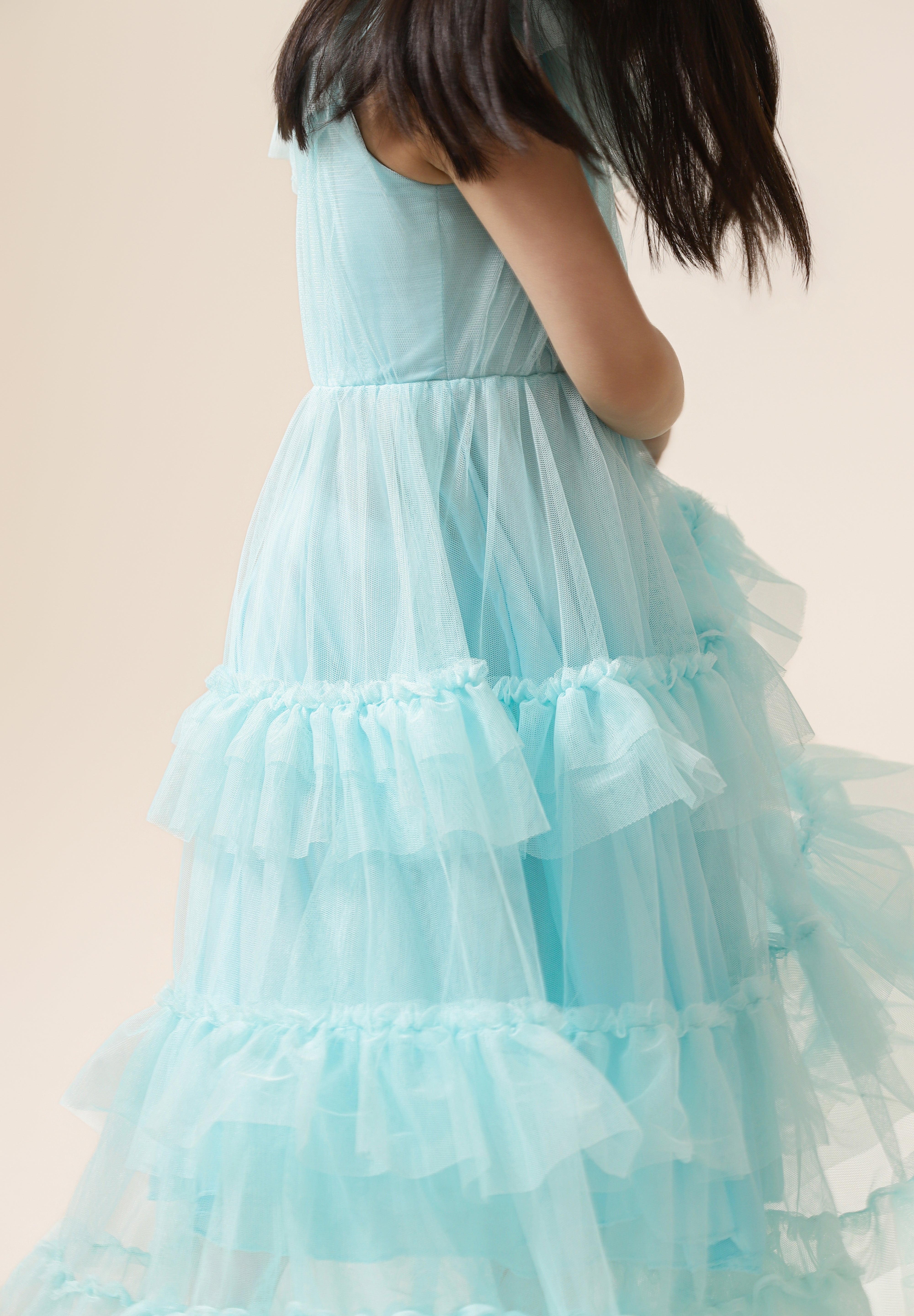 Vestido Infantil em Tule com Babados na Gola e Saia Volumosa em Camadas - Jardim Azul Claro
