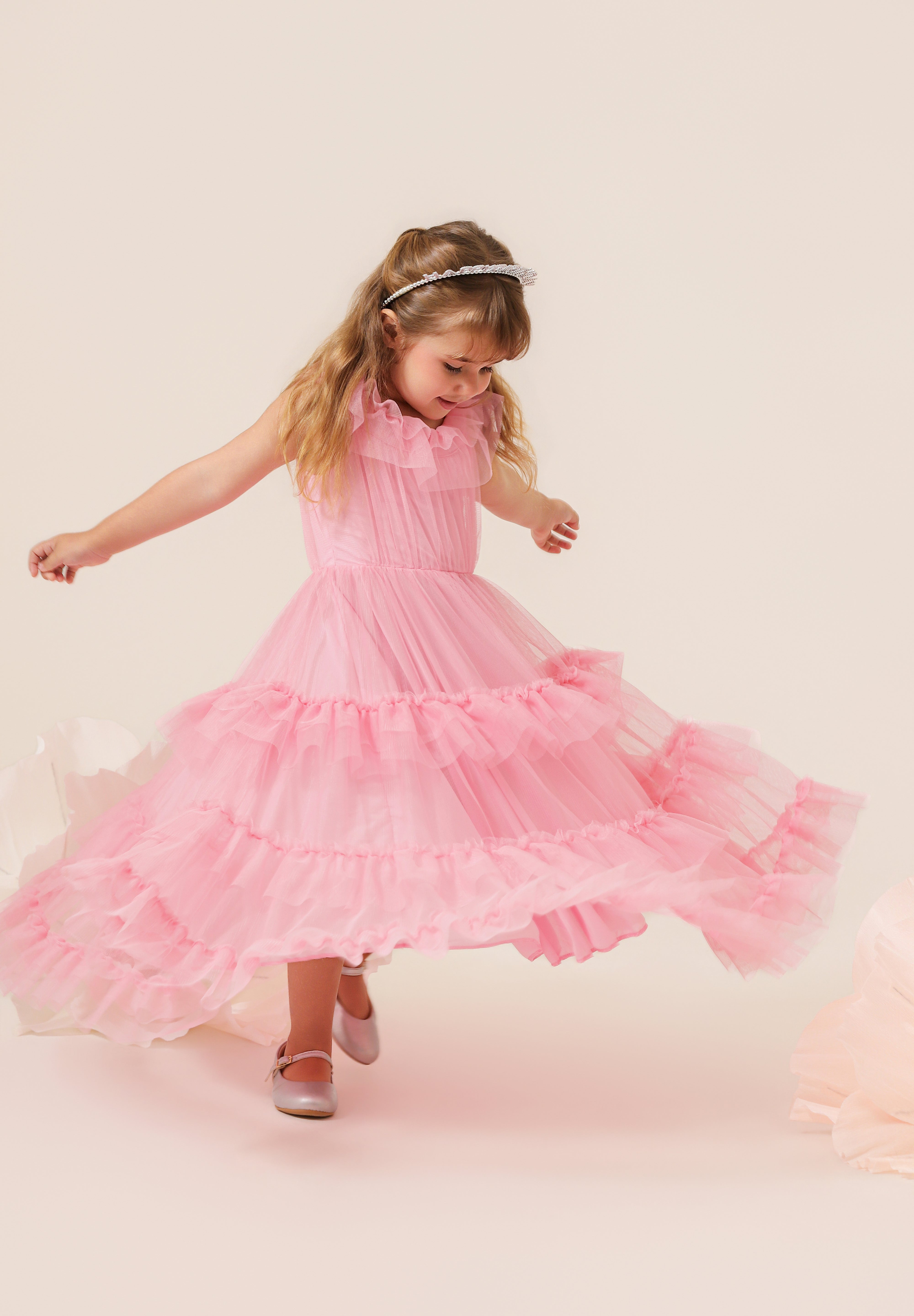 Vestido Infantil em Tule com Babados na Gola e Saia Volumosa em Camadas - Jardim Rosa
