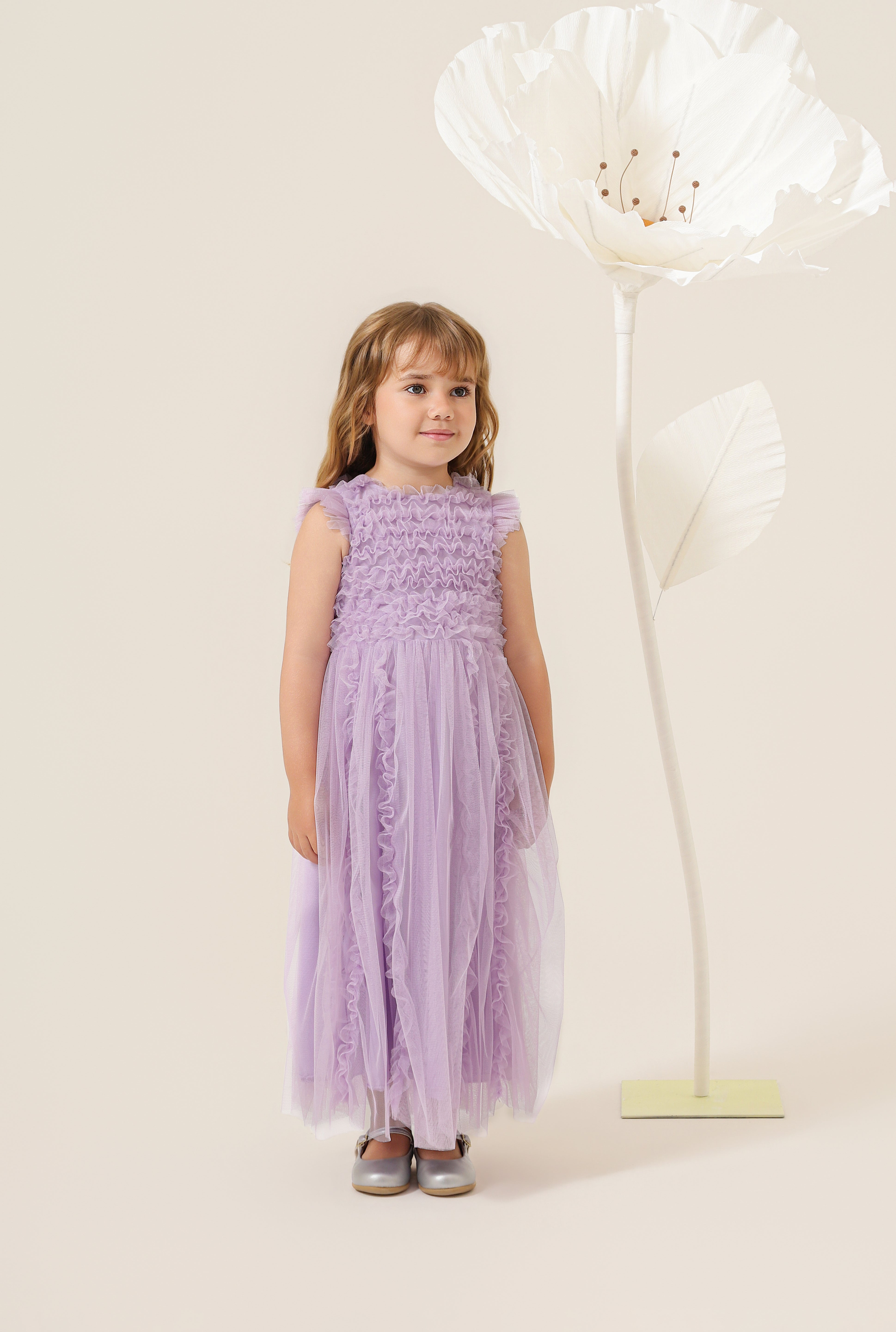 Vestido_Infantil_em_Tule_com_Babados_no_Busto_e_Babados_Verticais_na_Saia_Belle_Lilas_Menor_frente.jpg