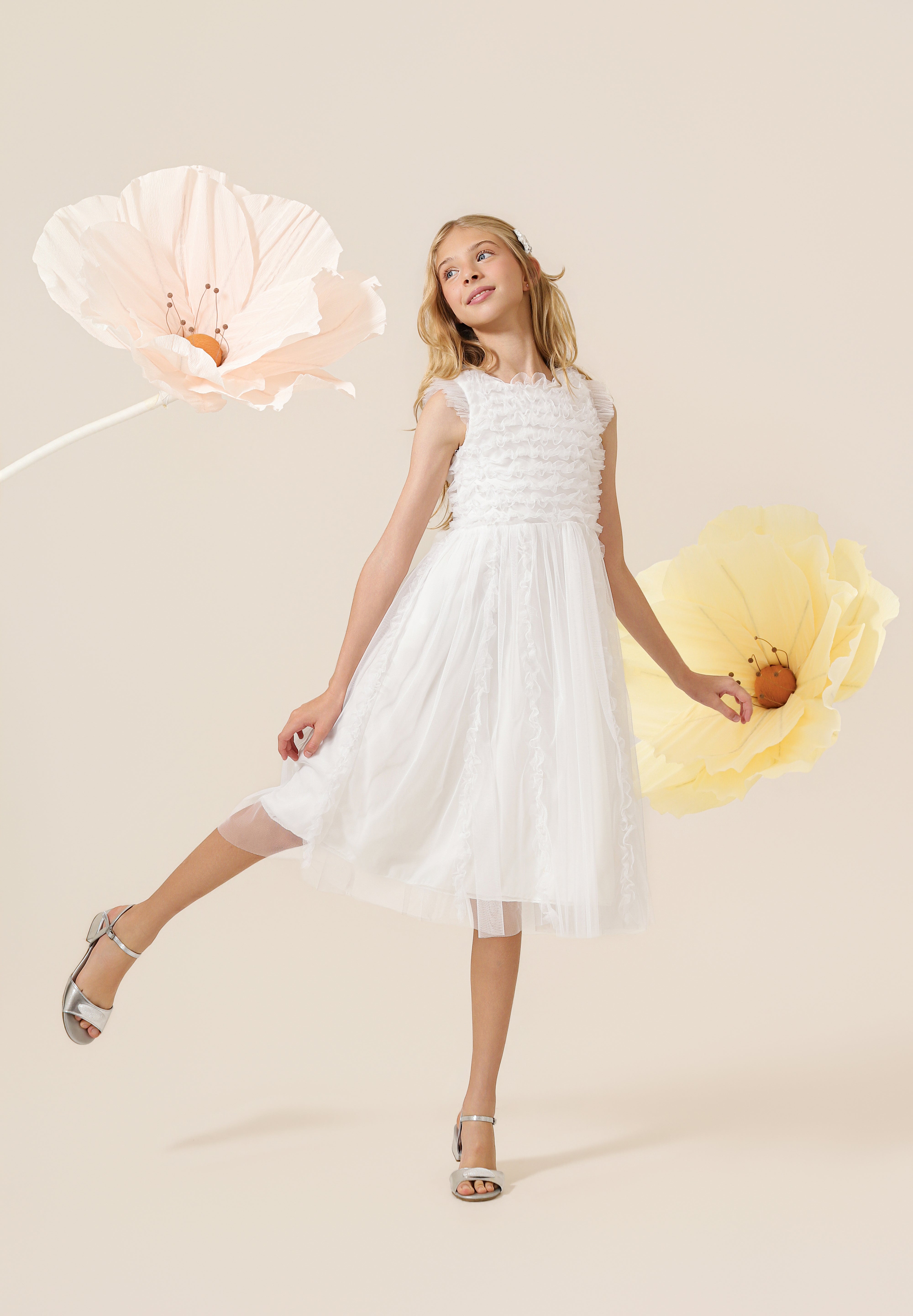 Vestido Infantil em Tule com Frufru no Busto e Frufru Verticais na Saia - Belle Off White