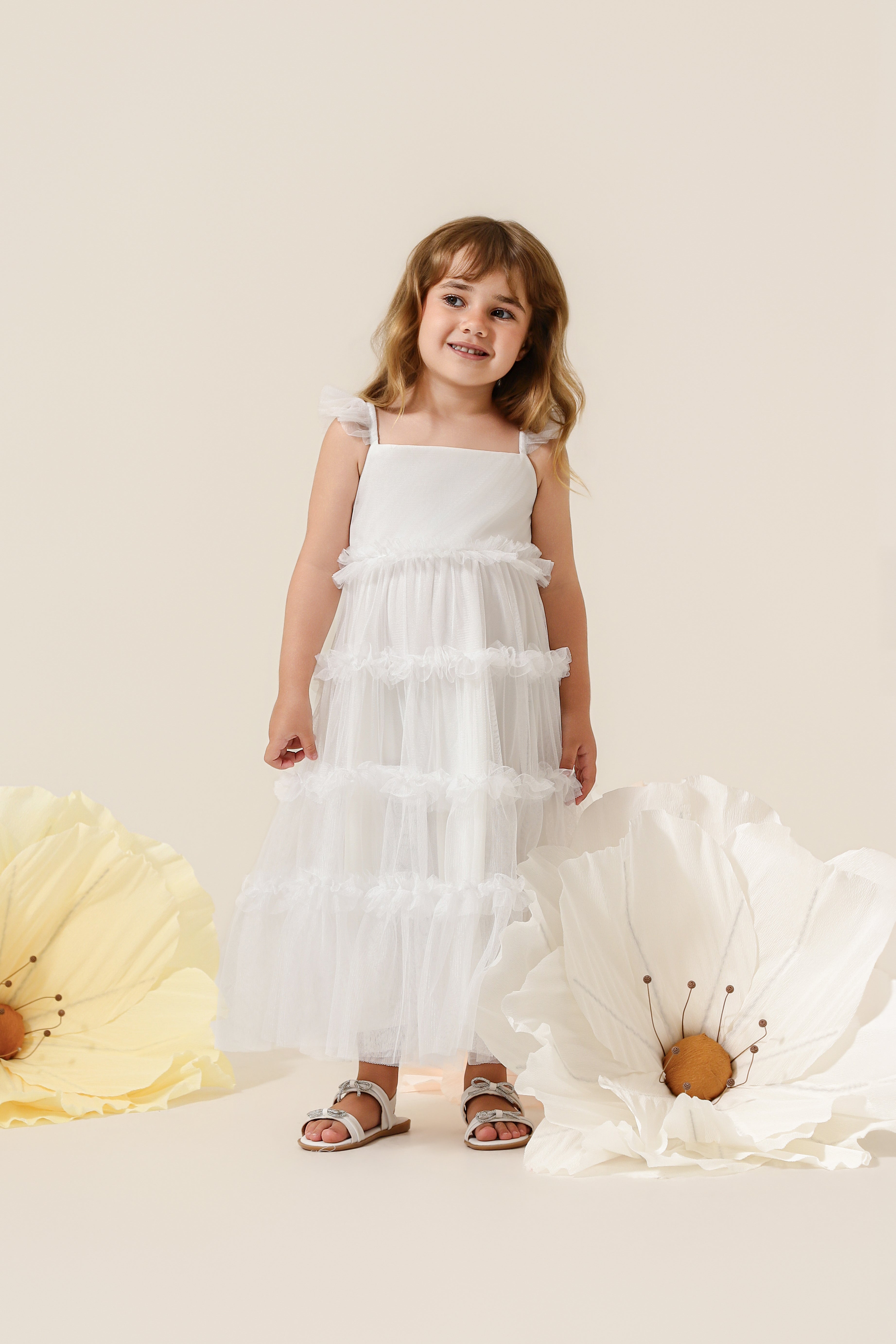 Vestido_Infantil_em_Tule_com_Busto_Liso_Frufru_nas_Alcas_e_na_Saia_Amora_Off_White2.jpg