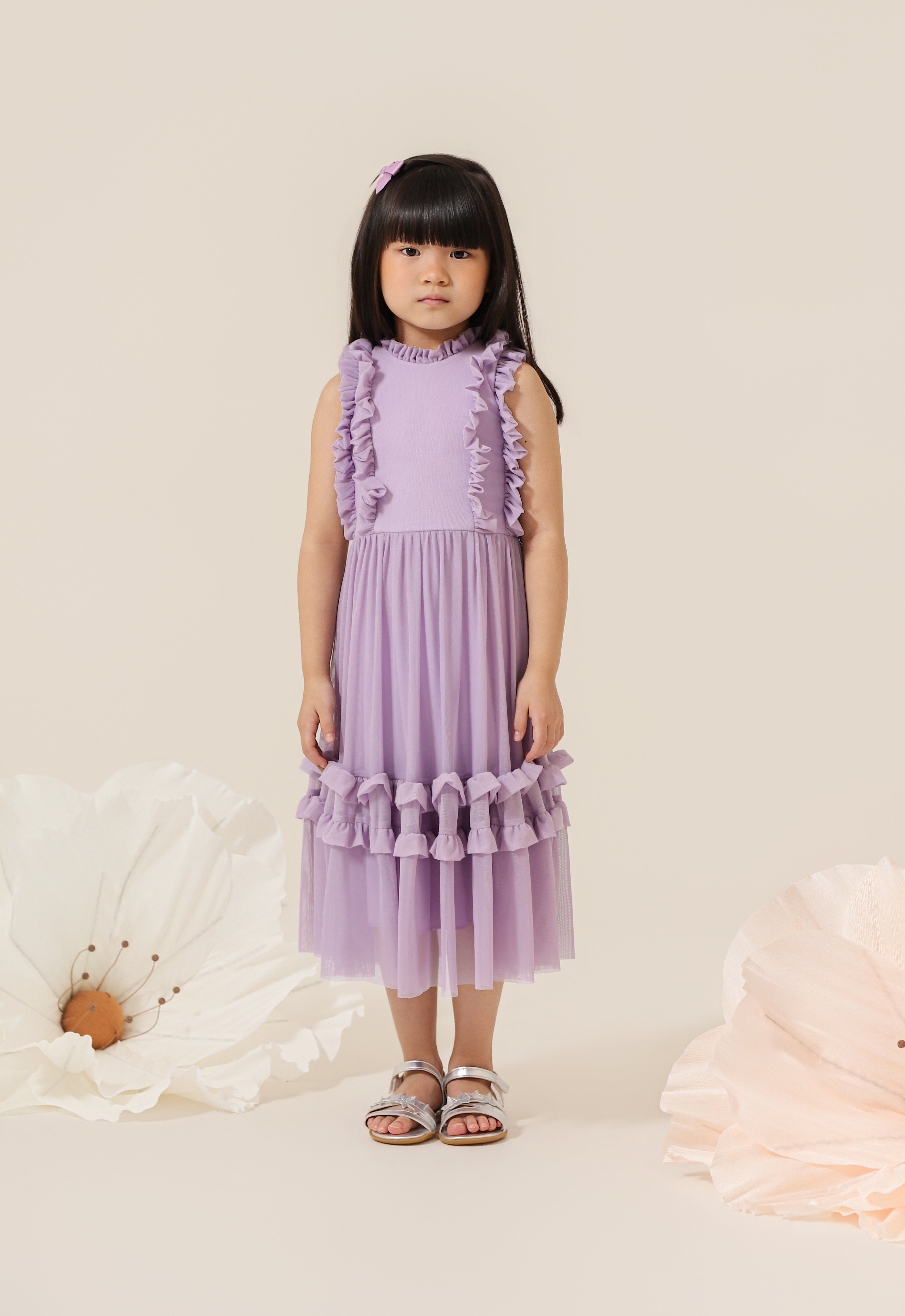 Vestido_Infantil_em_Tule_com_Detalhes_em_Babados_no_Corpo_e_na_Saia_Flor_Lilas1_304a9e35-762c-471e-912b-1a54f4c811cf.jpg