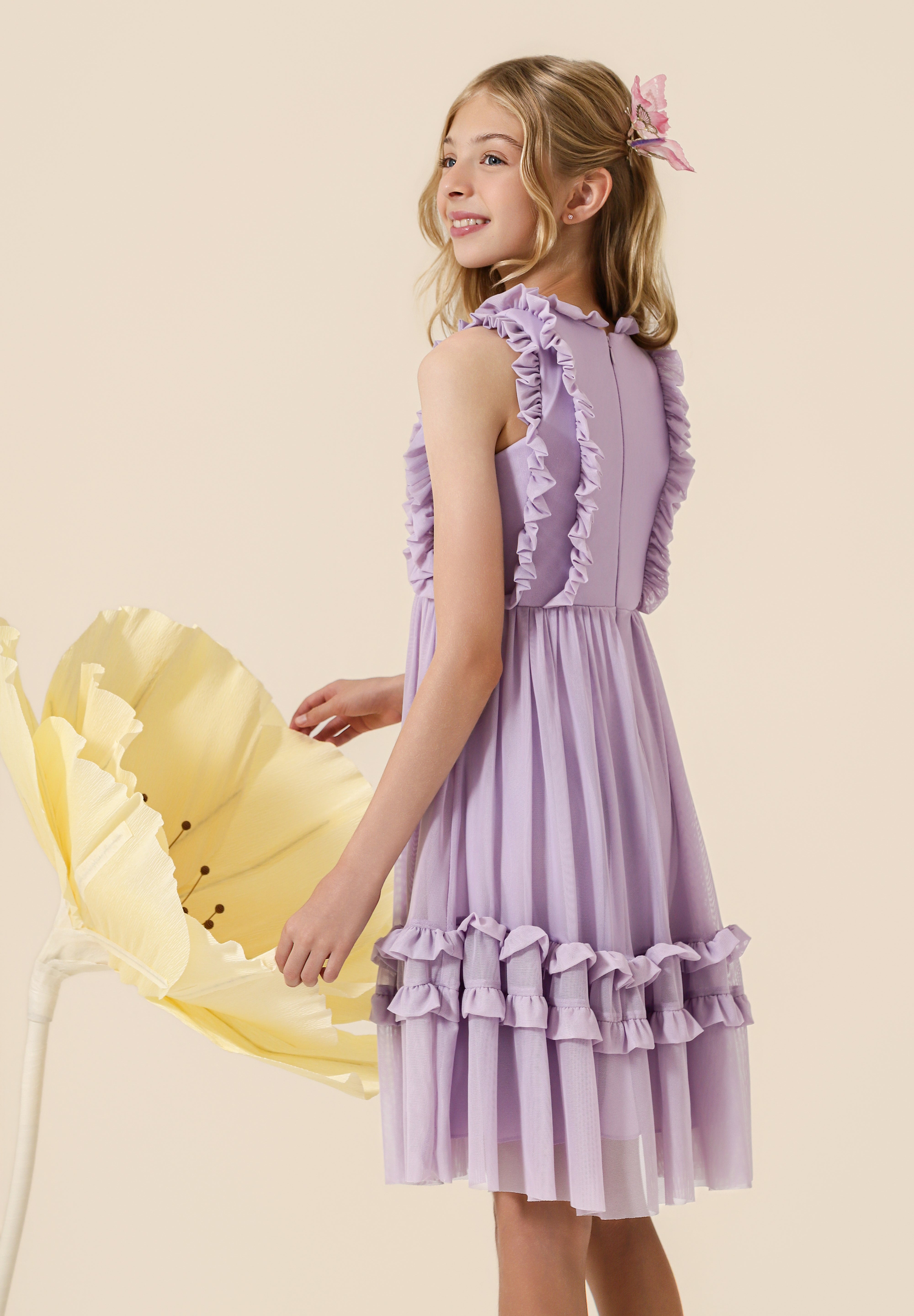 Vestido Infantil em Tule com Detalhes em Babados no Corpo e na Saia - Flor Lilás