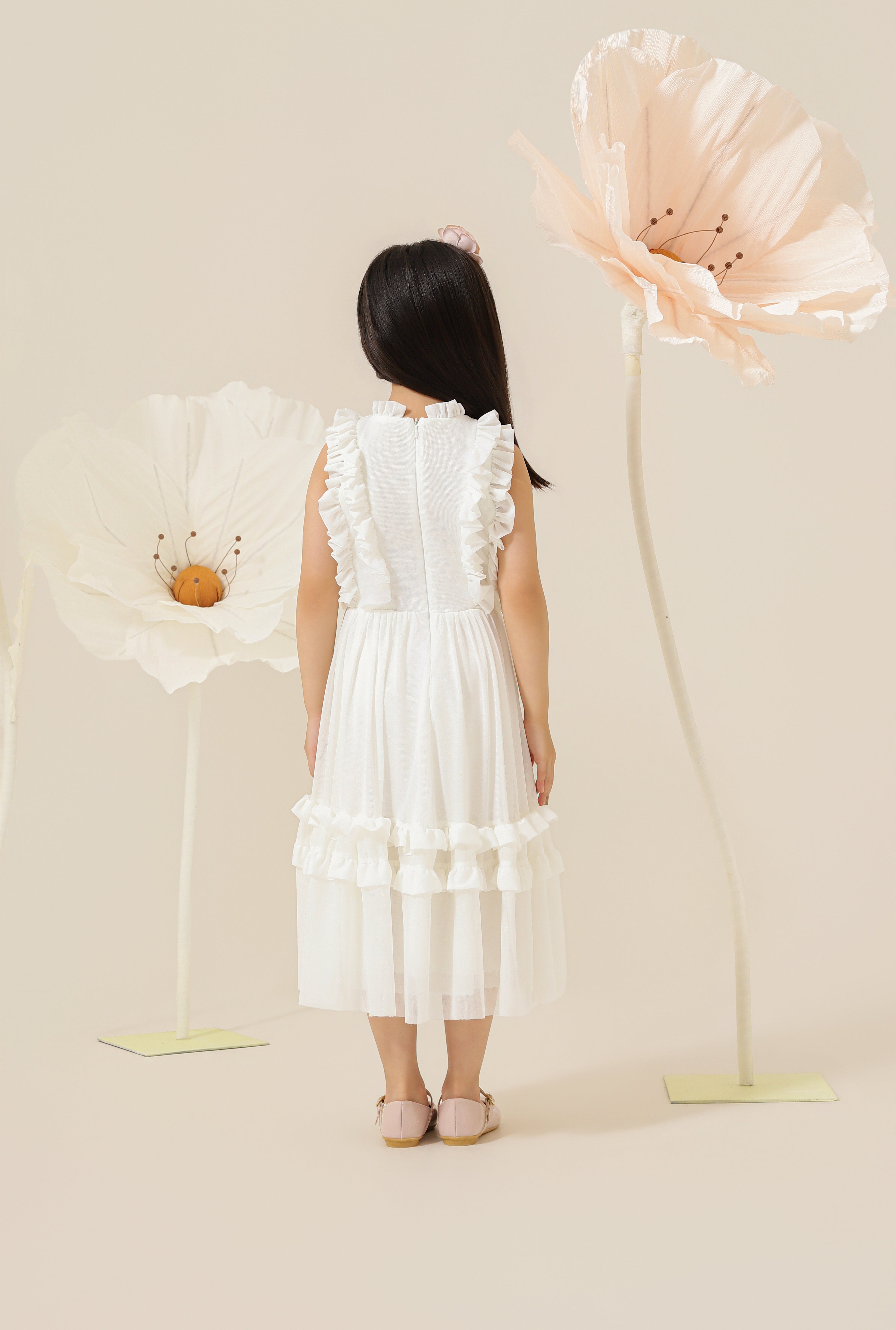 Vestido Infantil em Tule com Detalhes em Babados no Corpo e na Saia - Flor Off White