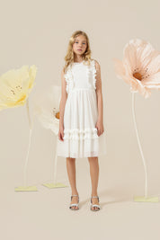 Vestido Infantil em Tule com Detalhes em Babados no Corpo e na Saia - Flor Off White