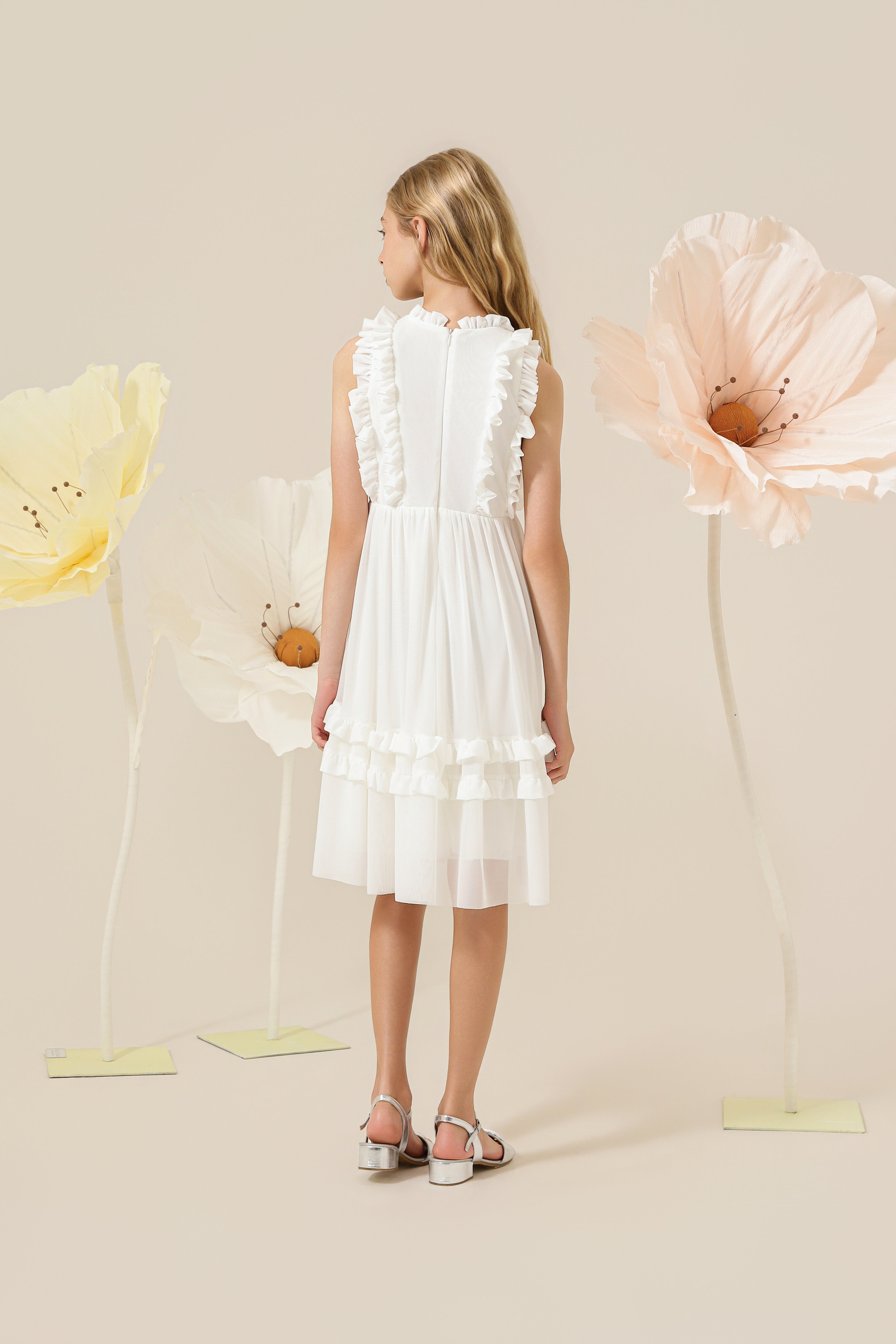 Vestido Infantil em Tule com Detalhes em Babados no Corpo e na Saia - Flor Off White