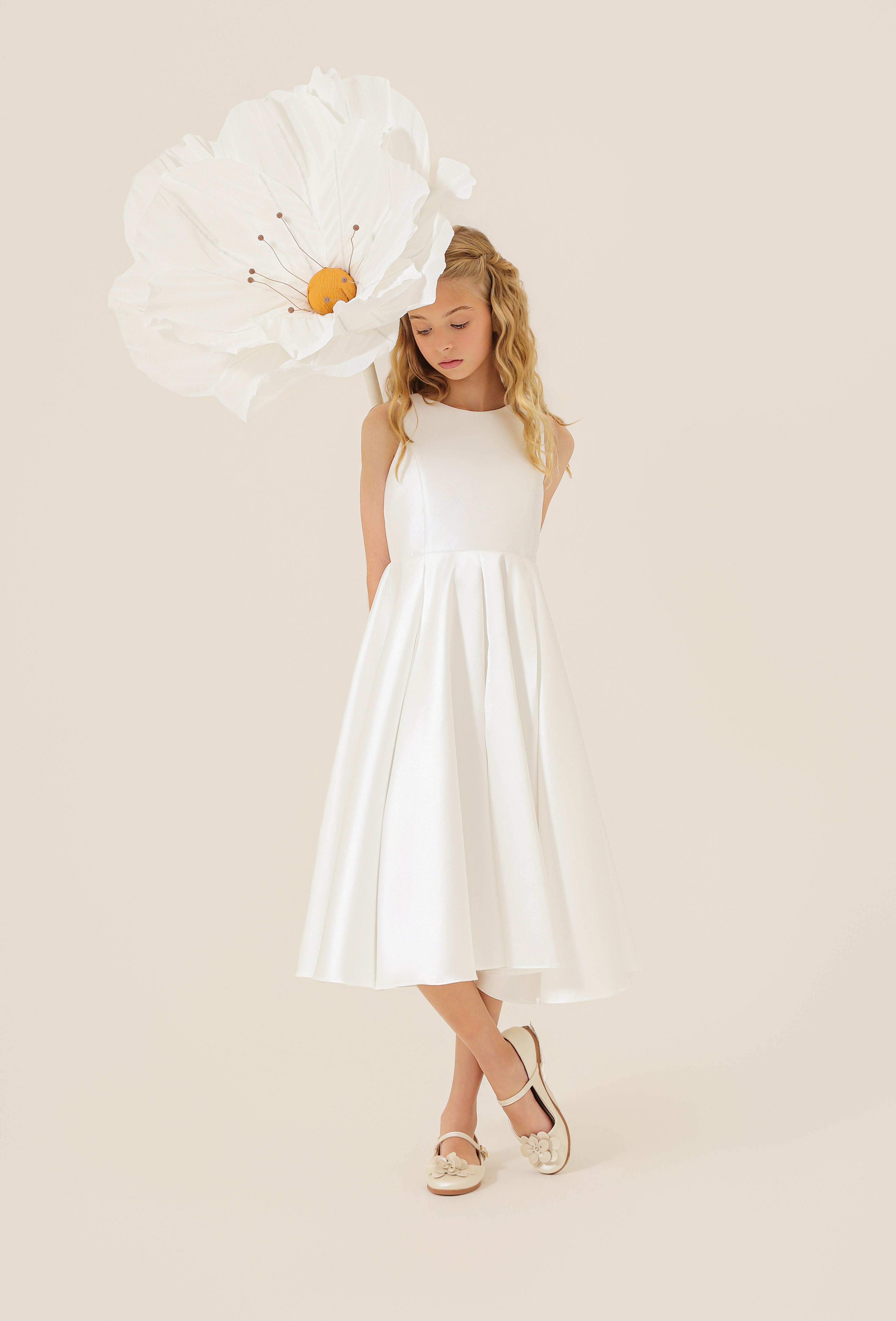 Vestido Infantil em Zibeline com Decote Canoa, Saia Ampla com Pregas e Laço Removível - Encanto Off White
