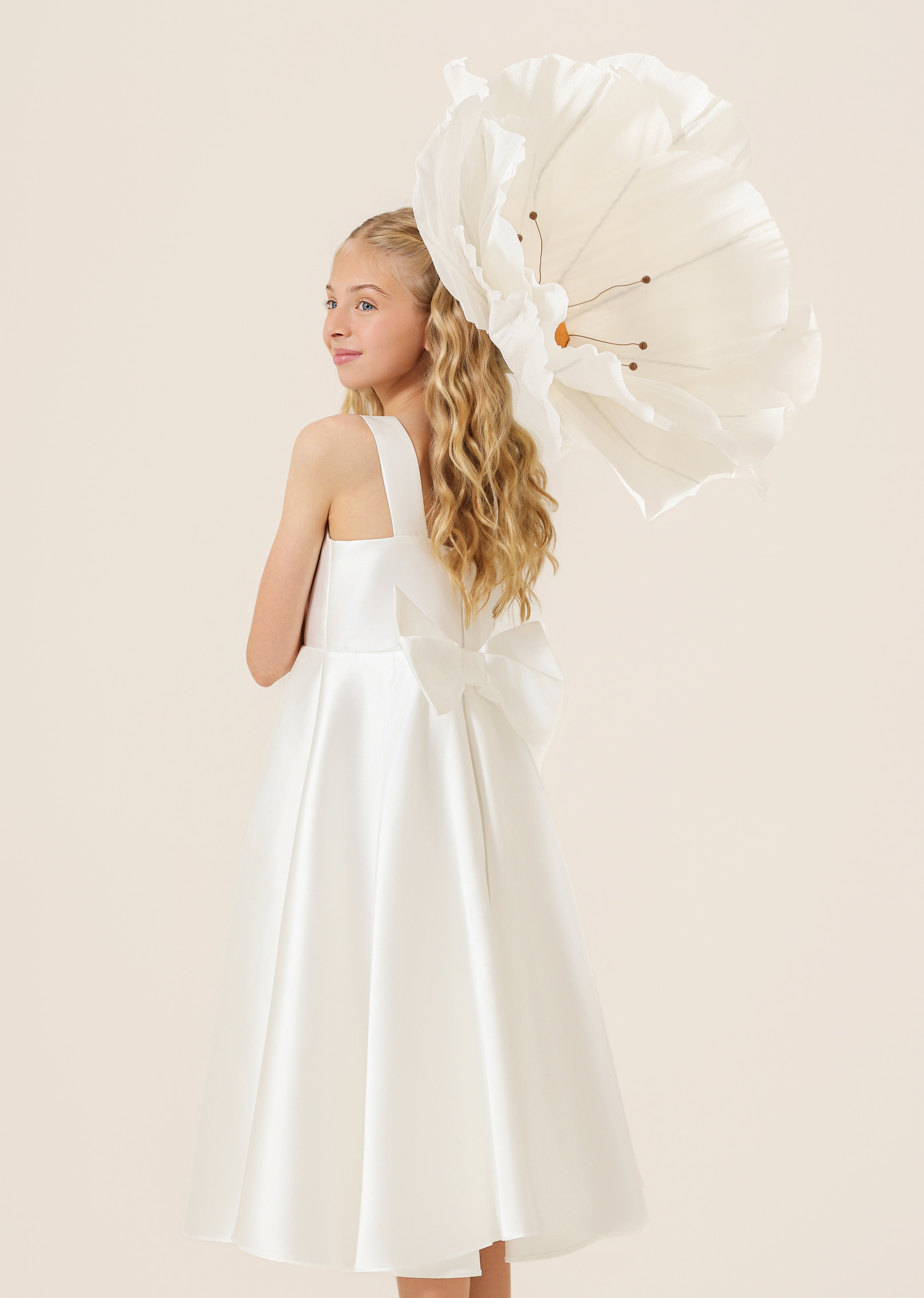 Vestido Infantil em Zibeline com Decote Canoa, Saia Ampla com Pregas e Laço Removível - Encanto Off White