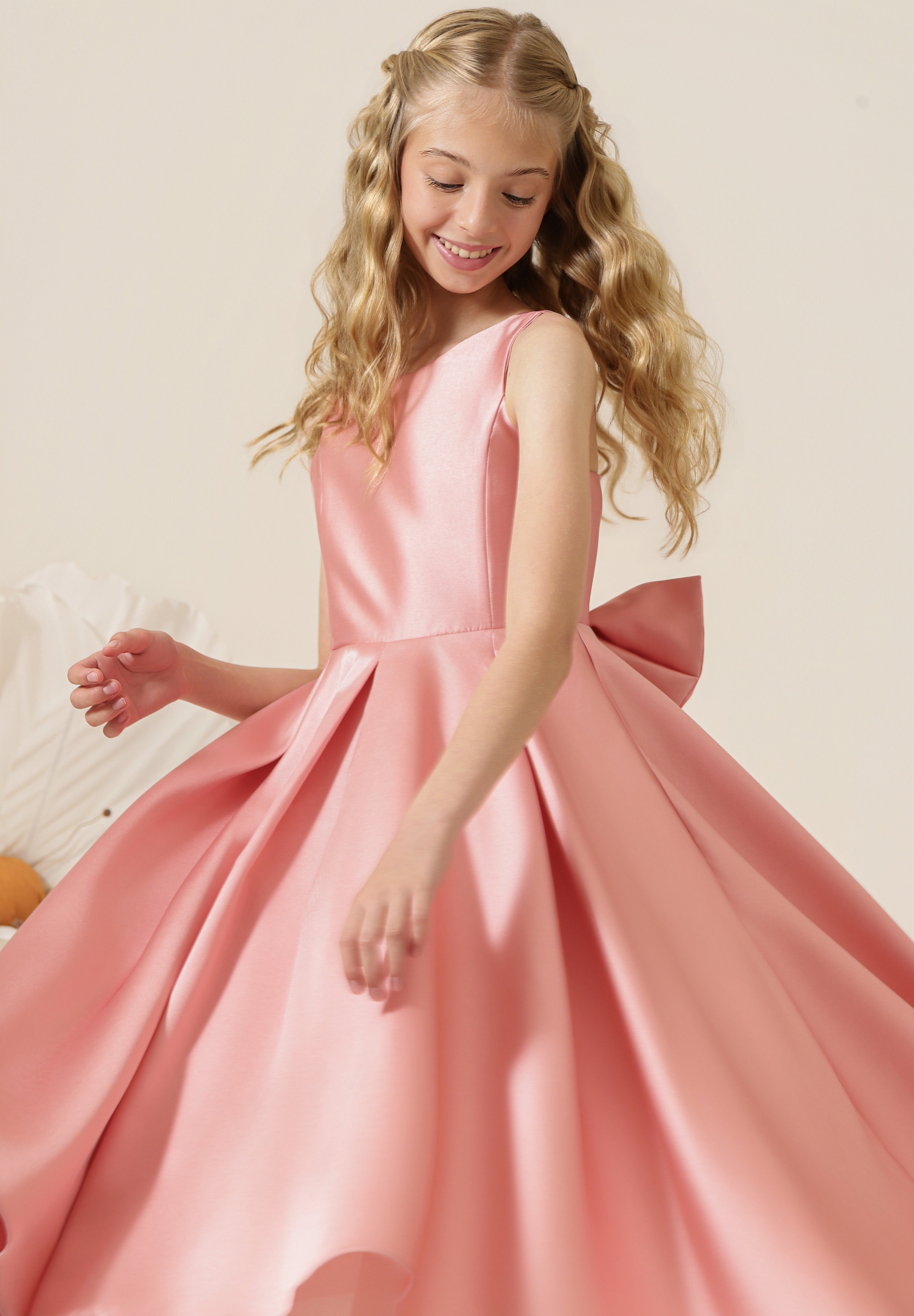 Vestido Infantil em Zibeline com Decote Canoa, Saia Ampla com Pregas e Laço Removível - Encanto Rosa
