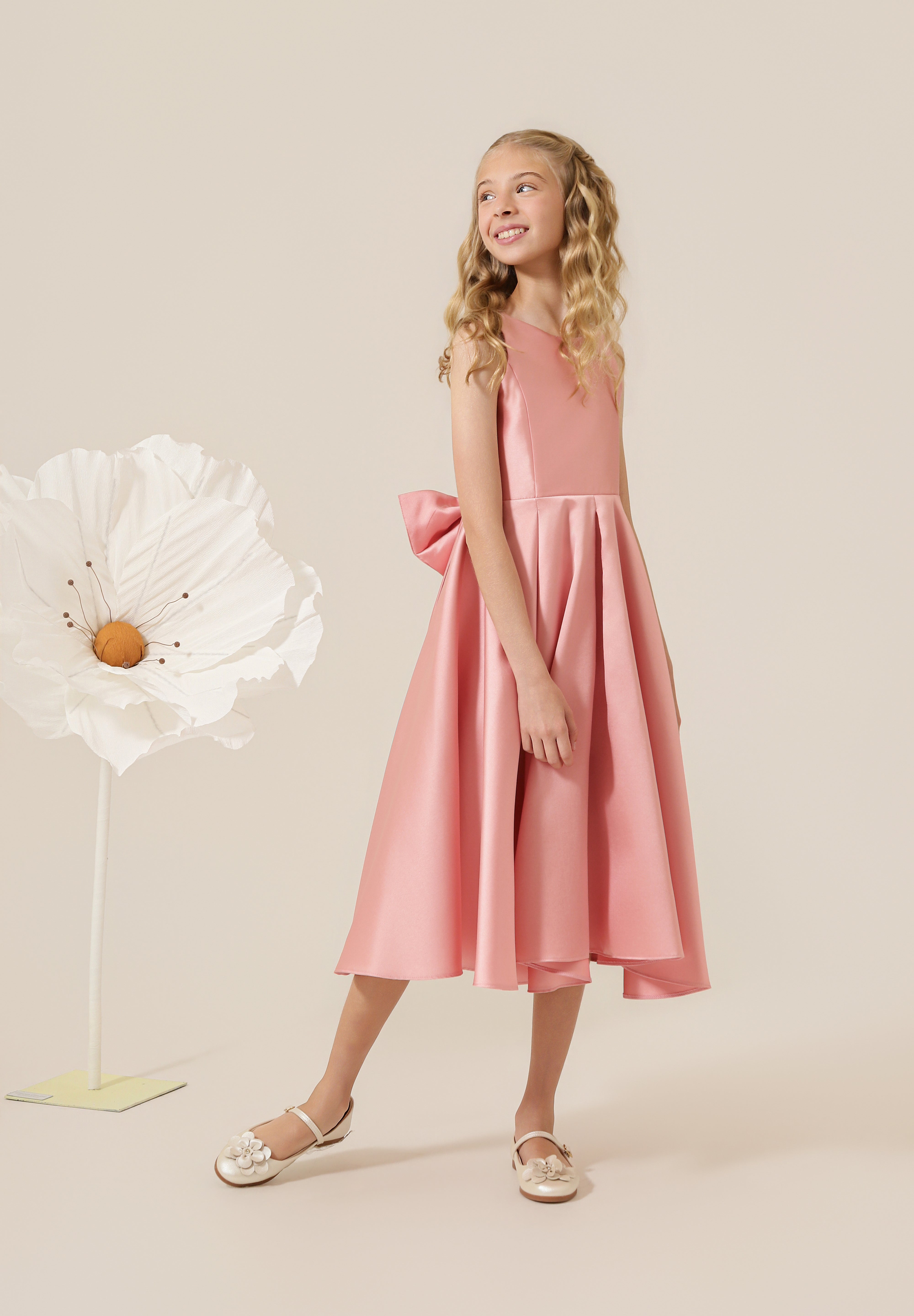 Vestido_Infantil_em_Zibeline_com_Decote_Canoa_Saia_Ampla_com_Pregas_e_Laco_Removivel_Encanto_Rosa_Maior_Frente.jpg