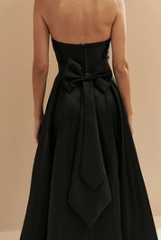 Vestido Longo com Decote Semi Coração, Alça Removível e Pregas na Saia e Busto - Santorini Preto