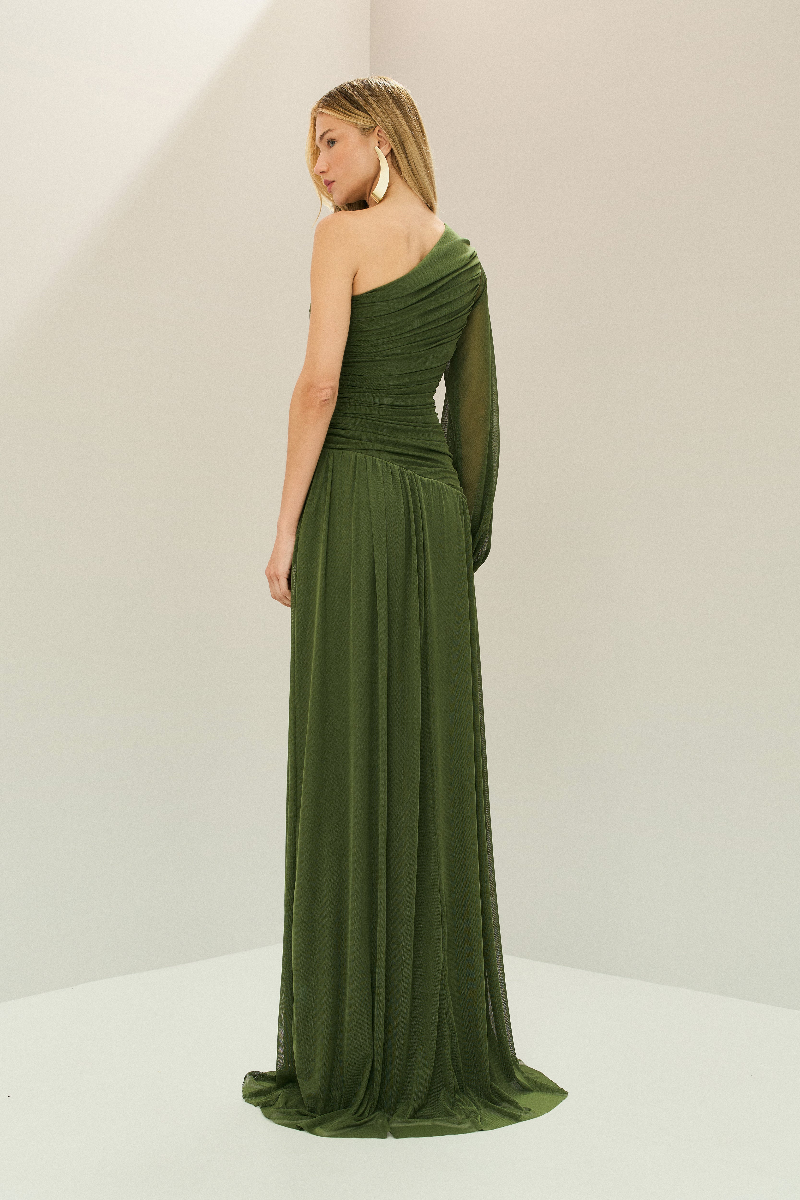 Vestido Longo com Decote de Ombro Único, Manga Longa e Franzidos - Adana Verde Oliva Claro