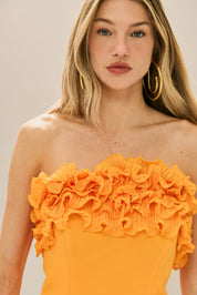 Vestido Longo de Chiffon Sem Alça, com Babados Plissados no Busto, Cintura Marcada e Saia Plissada - Âmbar Amarelo Manga