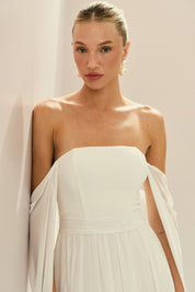 Vestido Longo de Chiffon com Mangas Longas, Decote Reto, Saia Ampla e Cinto Bordado - Gâmbia Off White