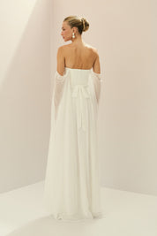 Vestido Longo de Chiffon com Mangas Longas, Decote Reto, Saia Ampla e Cinto Bordado - Gâmbia Off White