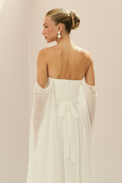 Vestido Longo de Chiffon com Mangas Longas, Decote Reto, Saia Ampla e Cinto Bordado - Gâmbia Off White