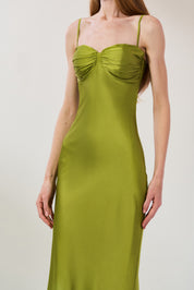 Vestido Longo em Cetim com Decote Coração, Busto Franzido e Alças Finas - Croácia Verde Claro Pistache