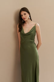 Vestido Longo em Cetim com Decote Degagê com Alças Finas e Amarração nas Costas - Líbano Verde Oliva